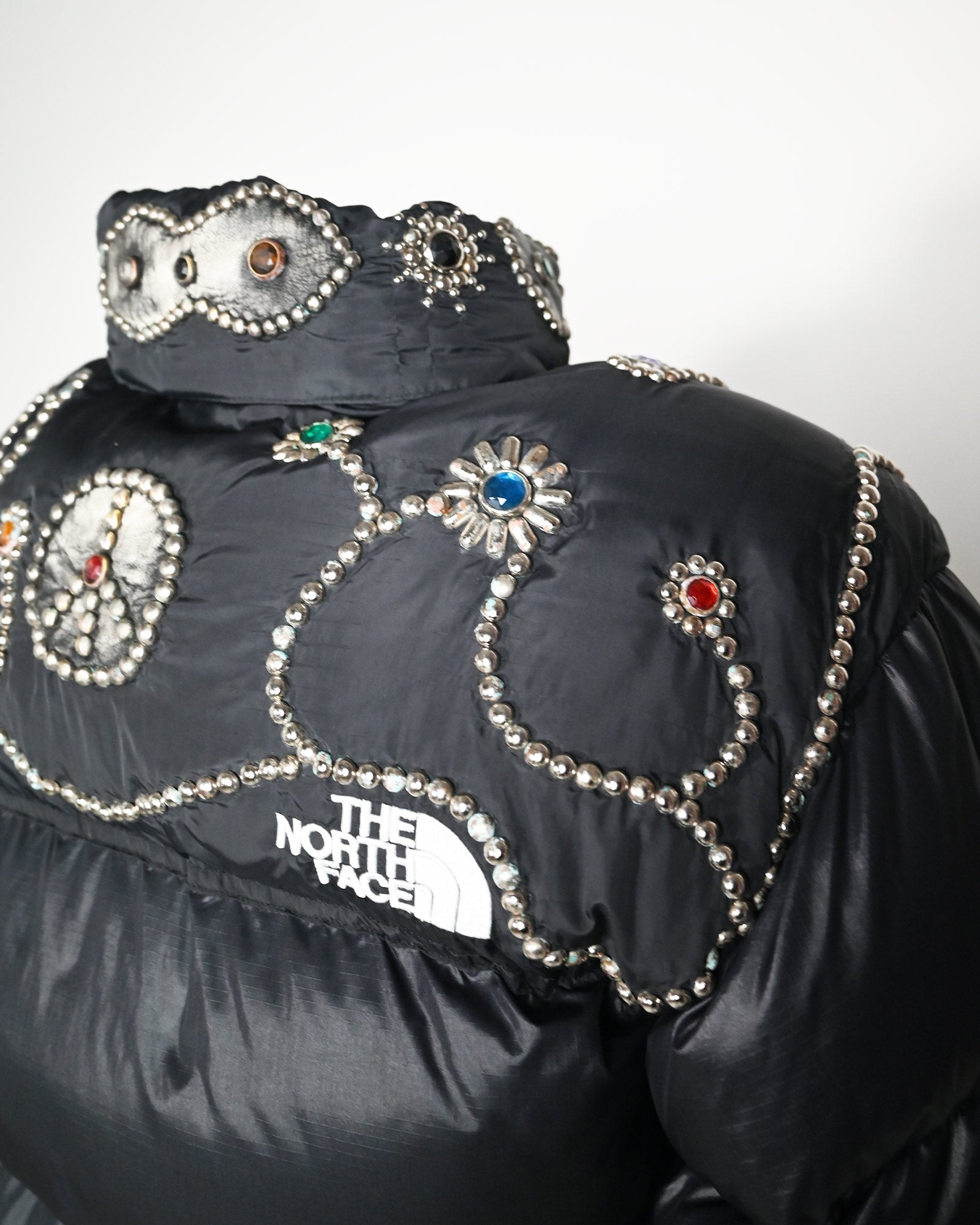 PROLETA RE ART・プロレタ リ アート - ダウンジャケット STUDS CUSTOMIZED VINTAGE DOWN JACKET
 (L) / MULTI