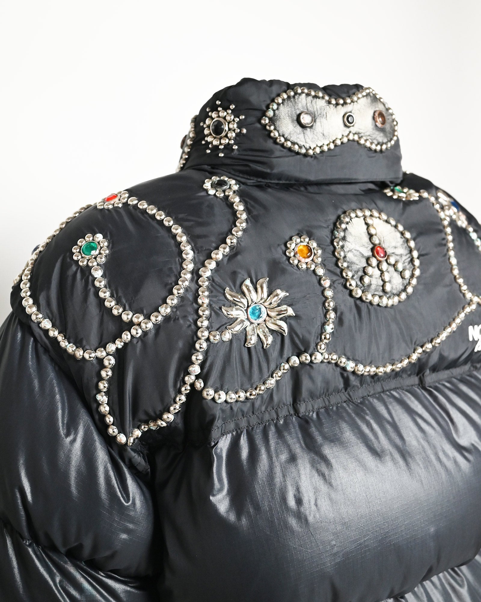 PROLETA RE ART・プロレタ リ アート - ダウンジャケット STUDS CUSTOMIZED VINTAGE DOWN JACKET
 (L) / MULTI