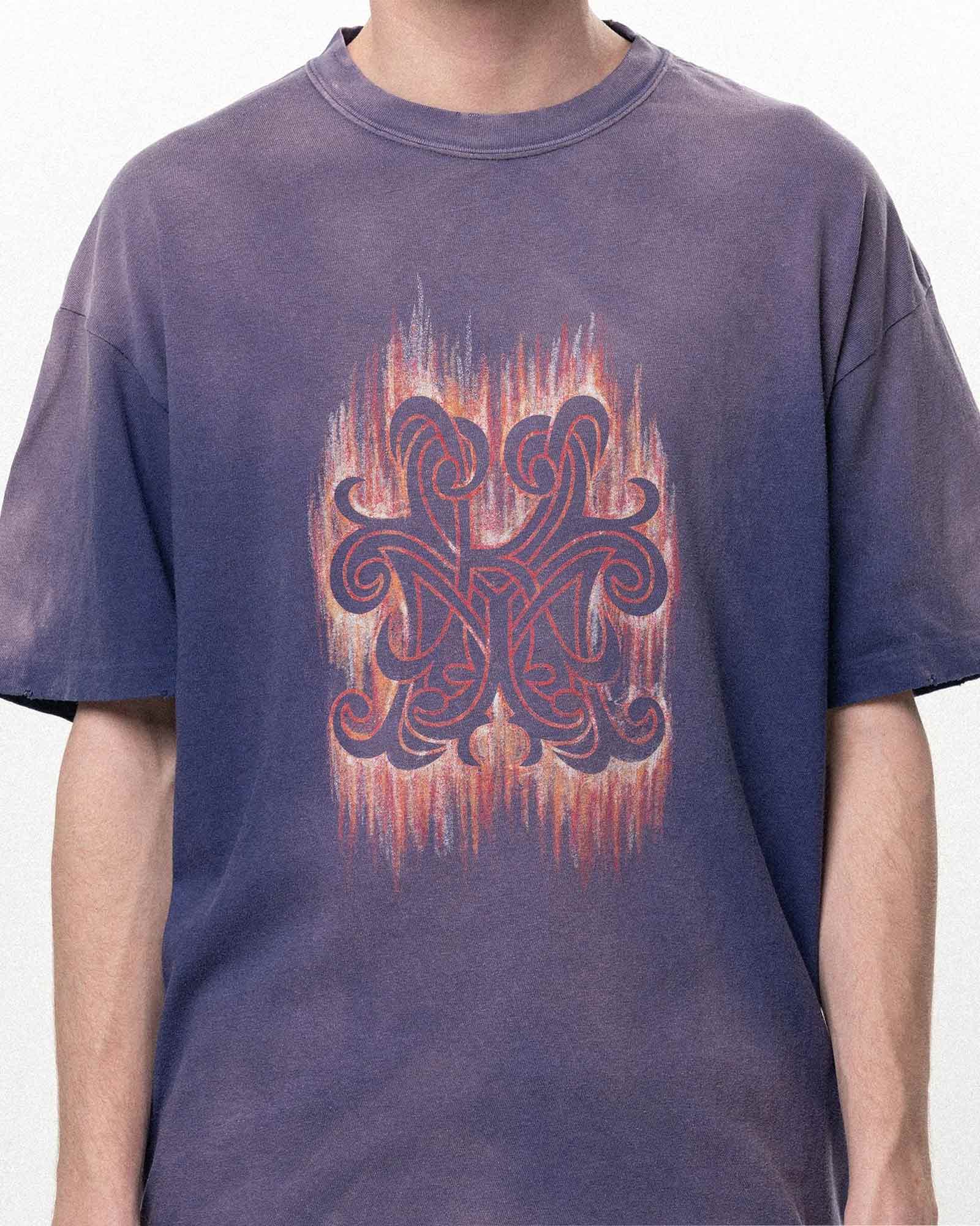 KAMIYA (カミヤ) SS26 “CRAYON FLAME KMY” TEE / NAVY | Detail 