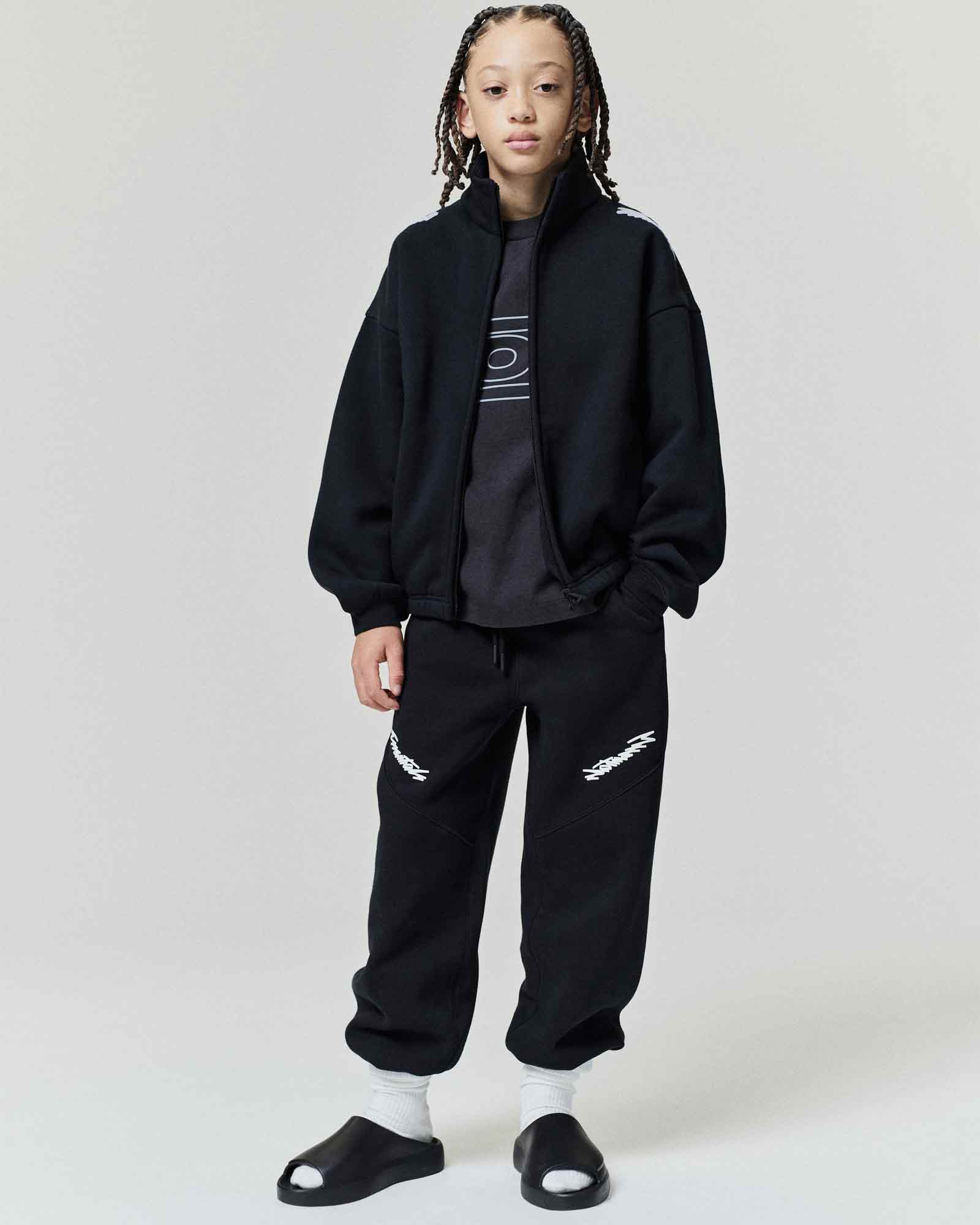 ESSENTIALS KIDS・エッセンシャルズ キッズ -  KIDS CLASSIC MOTO SWEATPANT / INK BLACK
