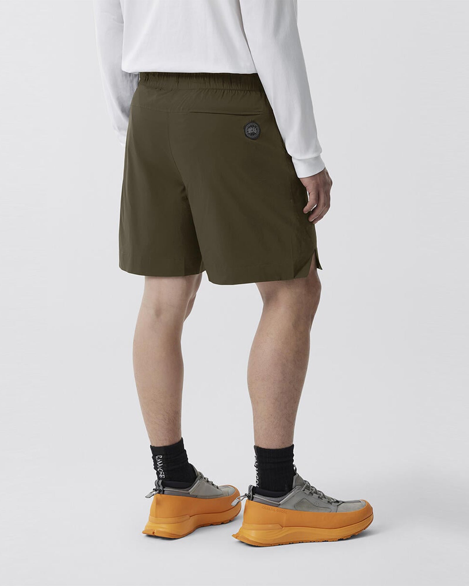 CANADA GOOSE・カナダグース - ハーフ・ショートパンツ KILLARNEY SHORT BLACK LABEL / MILITARY GREEN