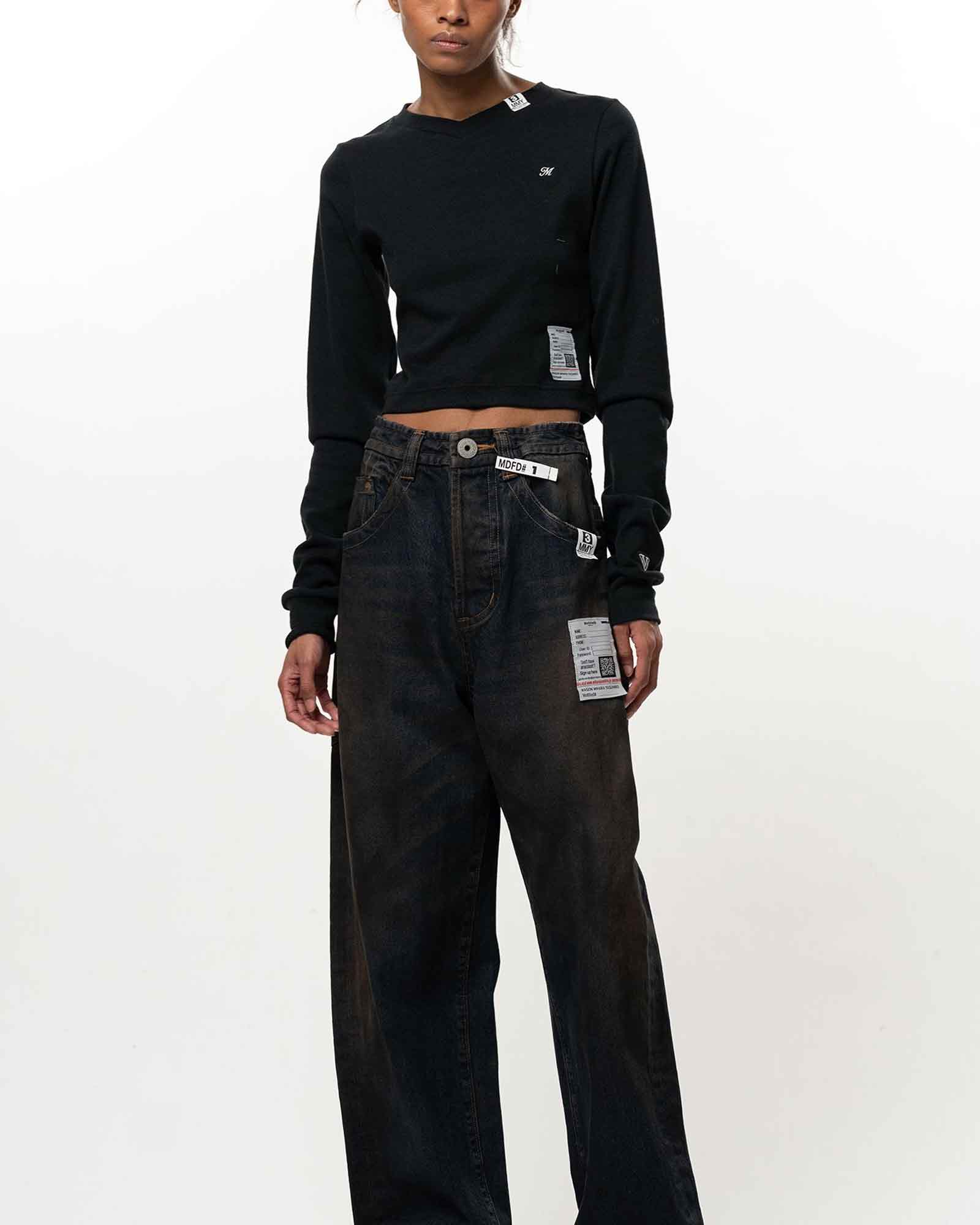 MIHARA YASUHIRO・Yasuhiro Mihara -  EMBROIDERY V NECK MINI LS TEE / BLACK