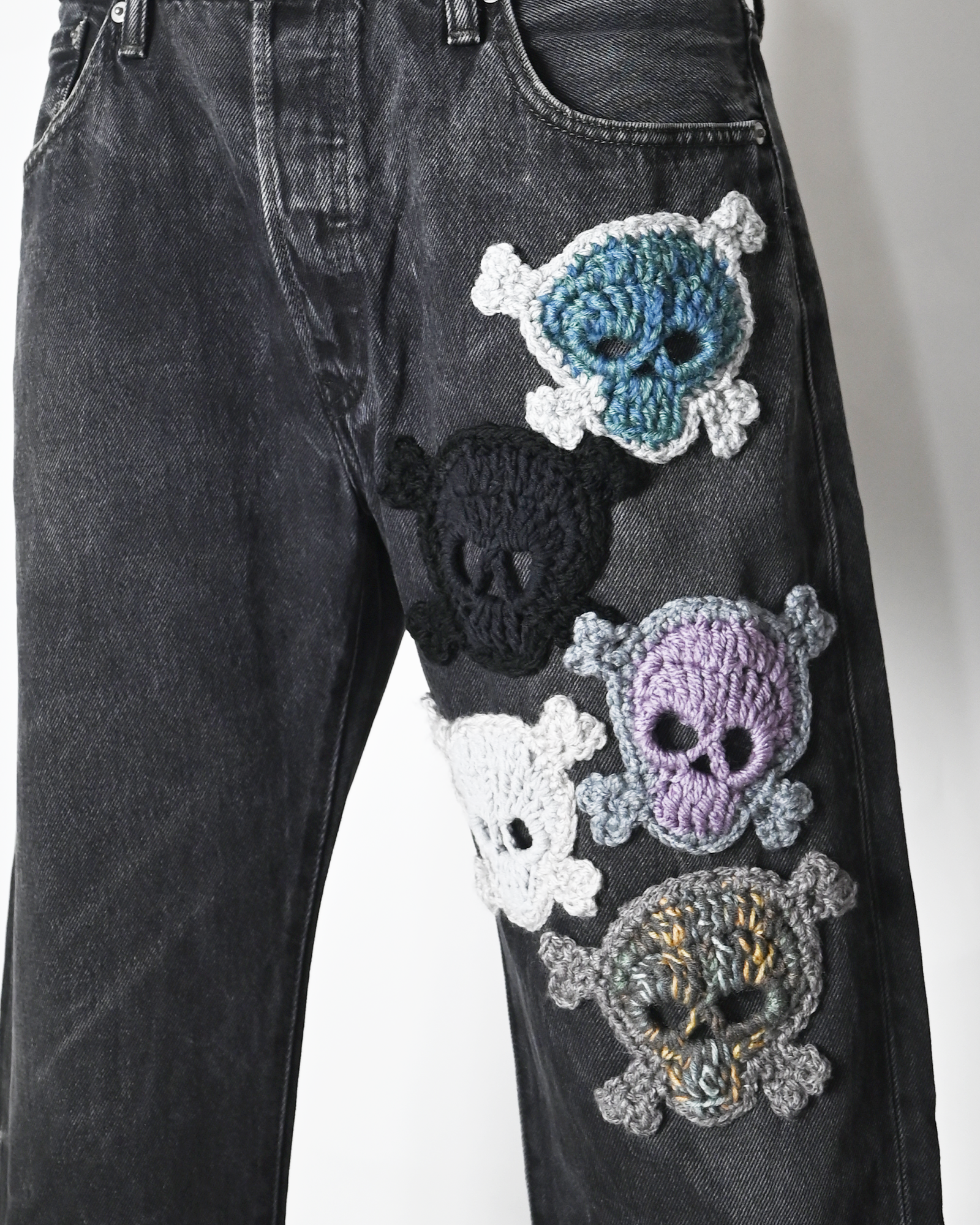 Y.A.R.N.・ヤーン - デニムパンツ Y.A.R.N. SKULL DENIM-7 (W33)/ MULTI