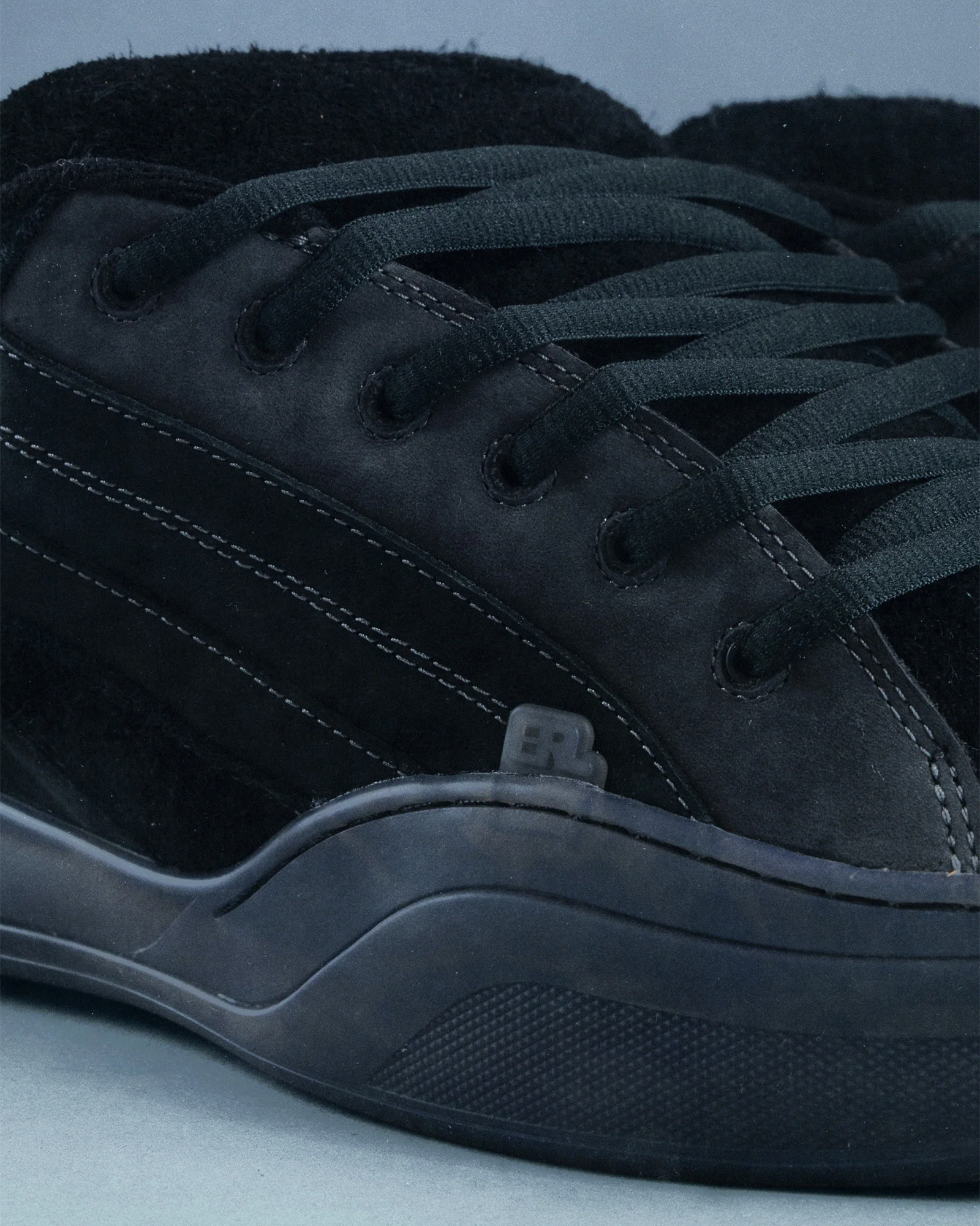 ERL・イーアールエル - ローカットスニーカー UNISEX ERL QUAD VAMP LEATHER / BLACK