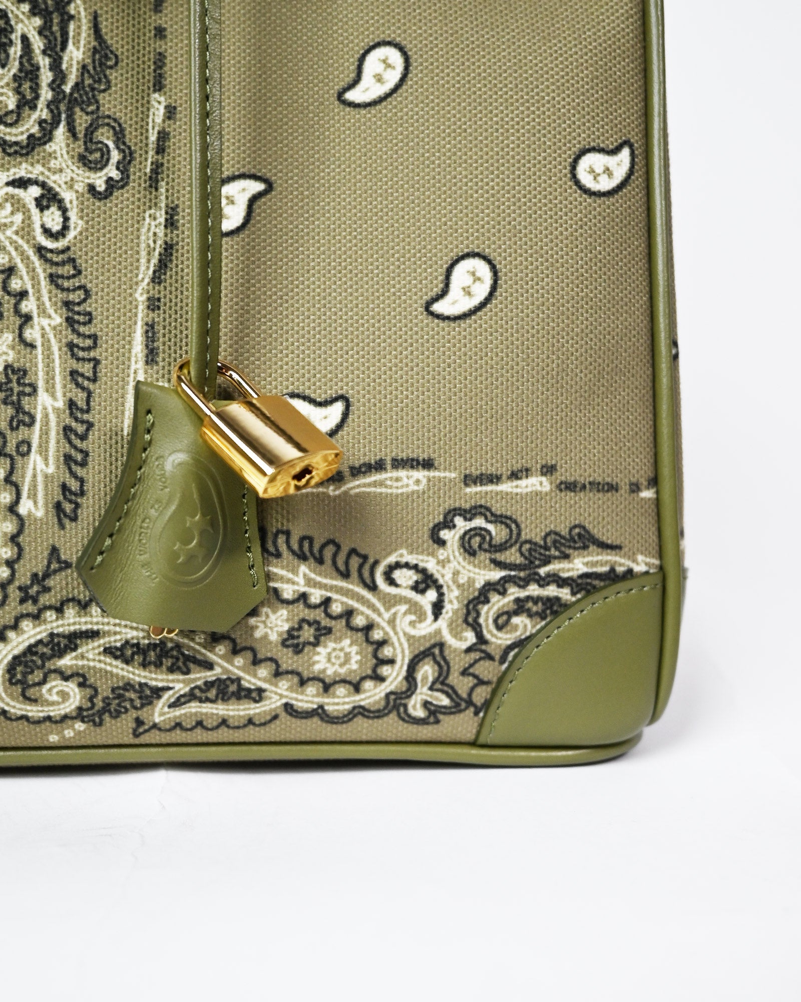 THE WORLD IS YOURS (ザ ワールド イズ ユアーズ) SIGNATURE BAG