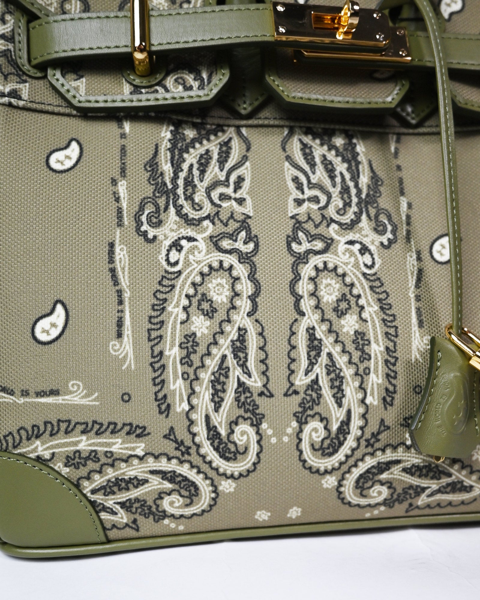 THE WORLD IS YOURS (ザ ワールド イズ ユアーズ) SIGNATURE BAG