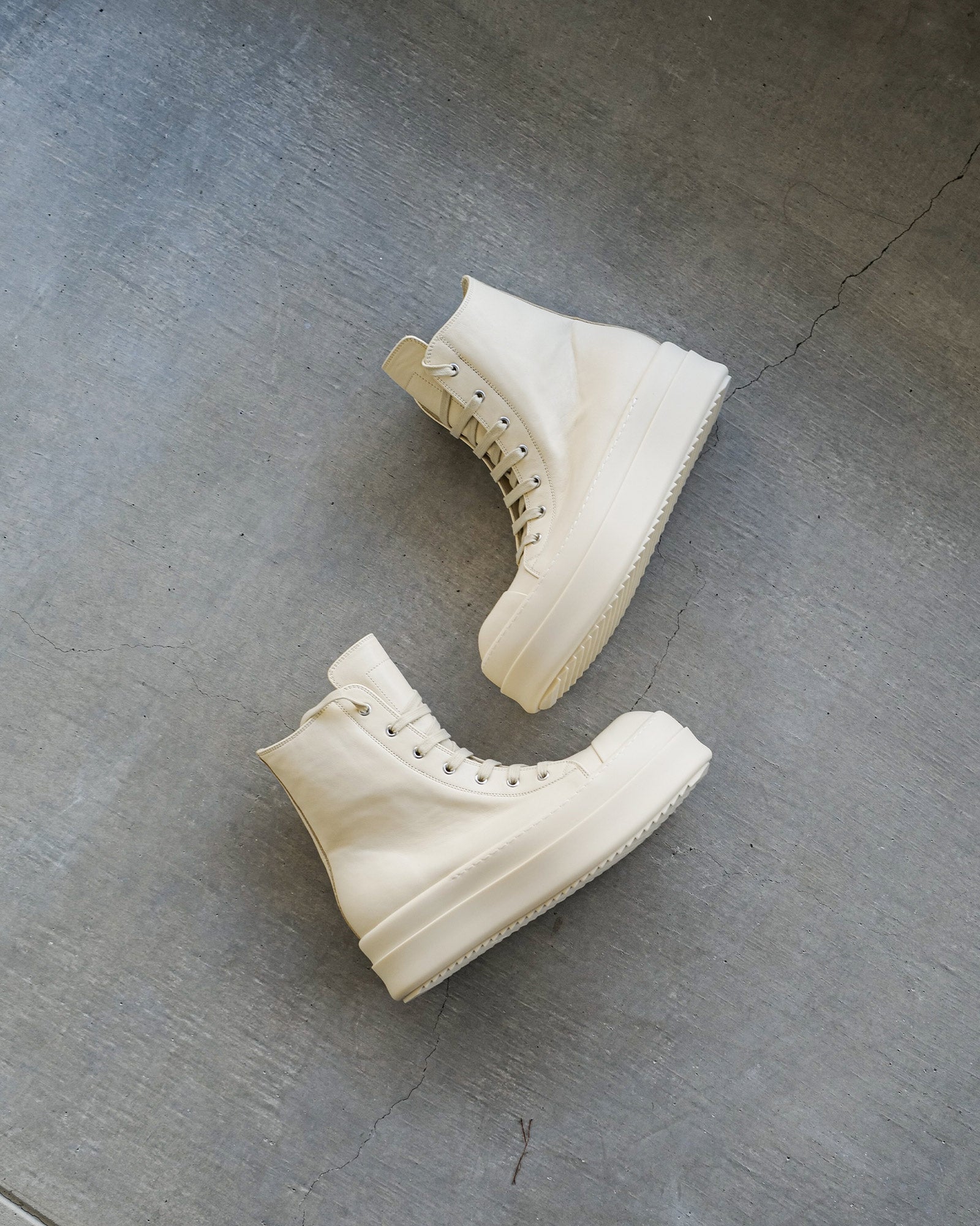 RICK OWENS・リック オウエンス - ハイカットスニーカー MEGA BUMPER SNEAKS / MILK/MILK/MILK