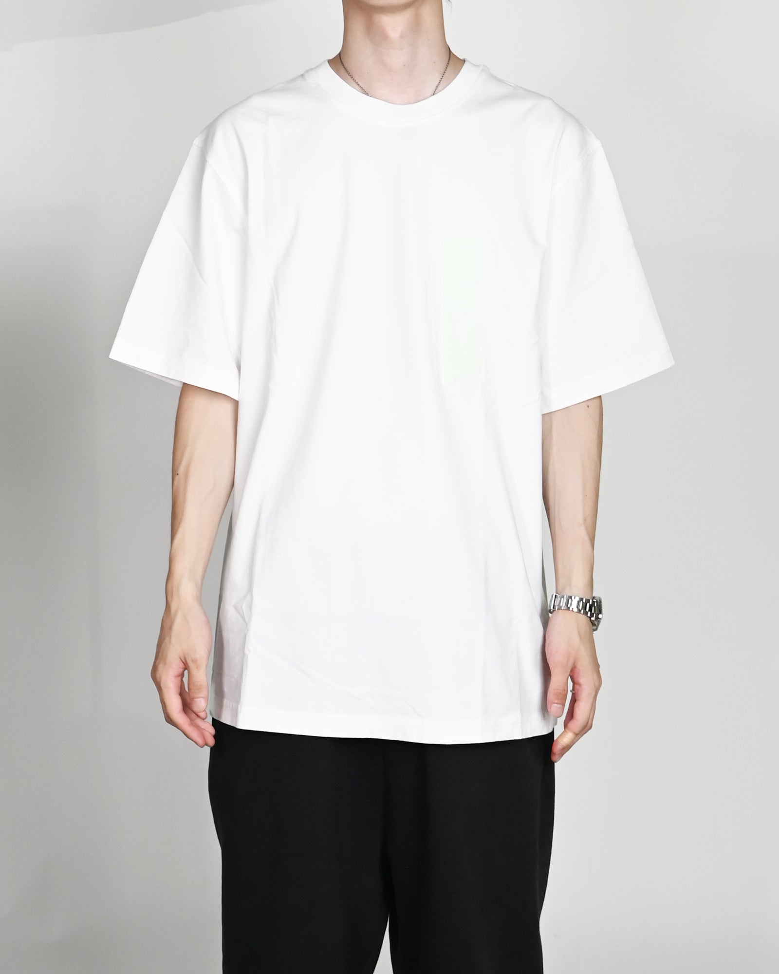 RSVP・アールエスブイピー - Tシャツ・カットソー GLO SHORT SLEEVE MOCK NECK STACKED TEXT / WHITE