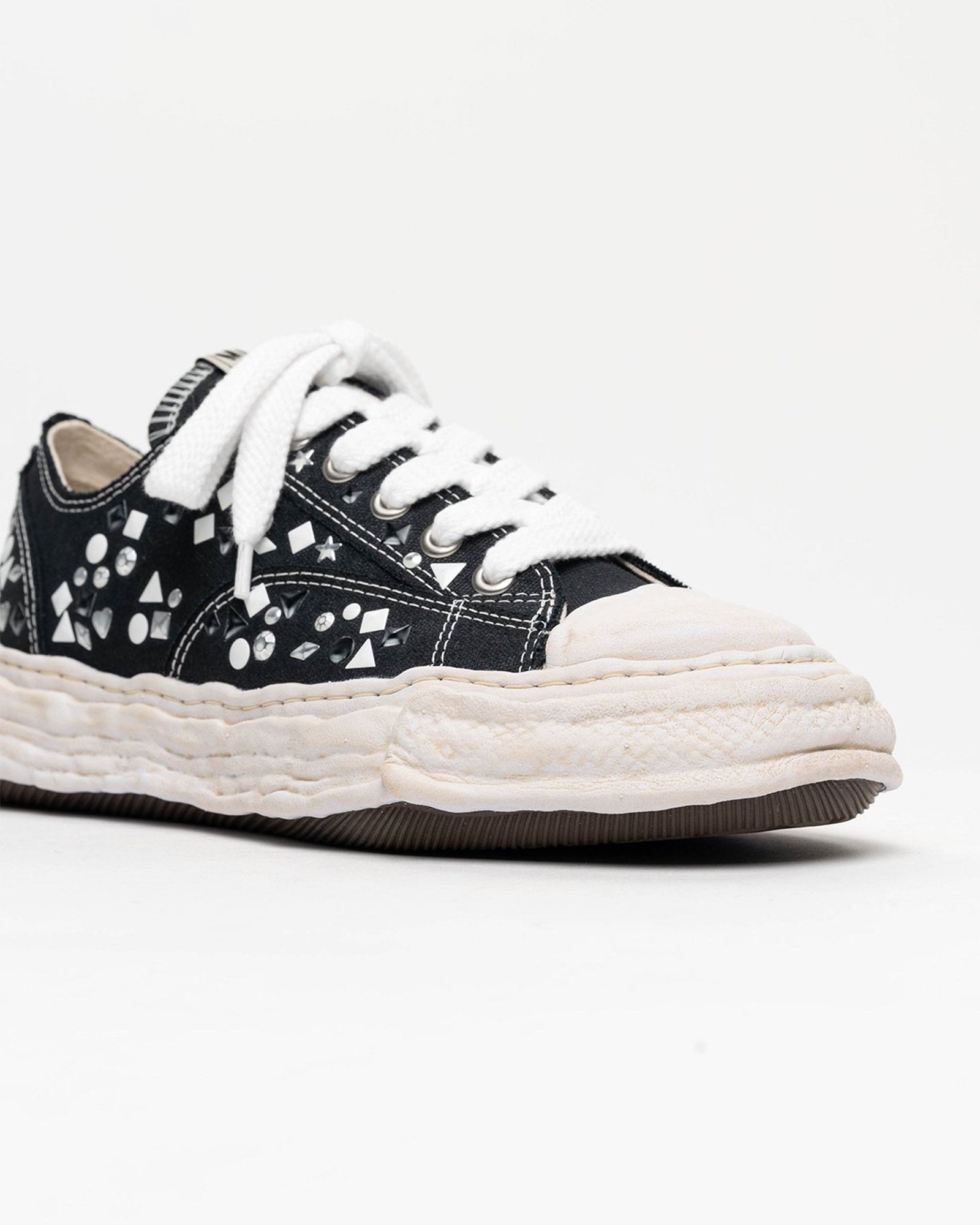 MIHARA YASUHIRO・Yasuhiro Mihara -  PETERSON23 / ORIGINAL SOLE EMBELLISHED CANVAS LOW-TOP SNEAKER / BLACK