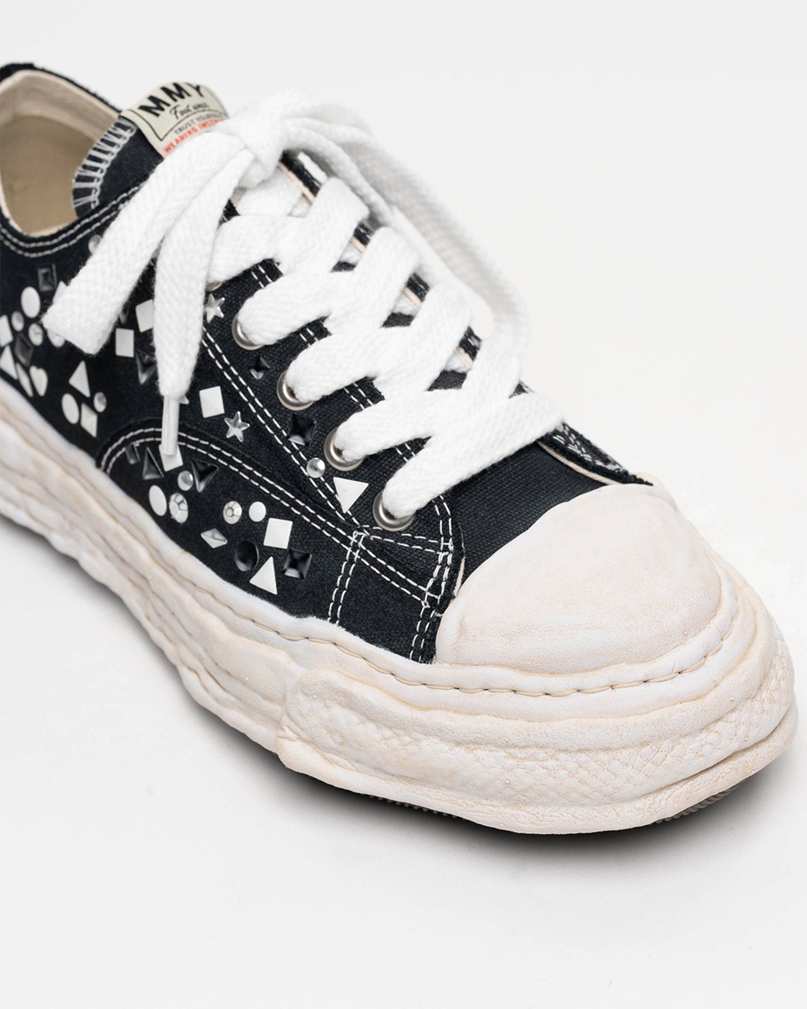 MIHARA YASUHIRO・Yasuhiro Mihara -  PETERSON23 / ORIGINAL SOLE EMBELLISHED CANVAS LOW-TOP SNEAKER / BLACK