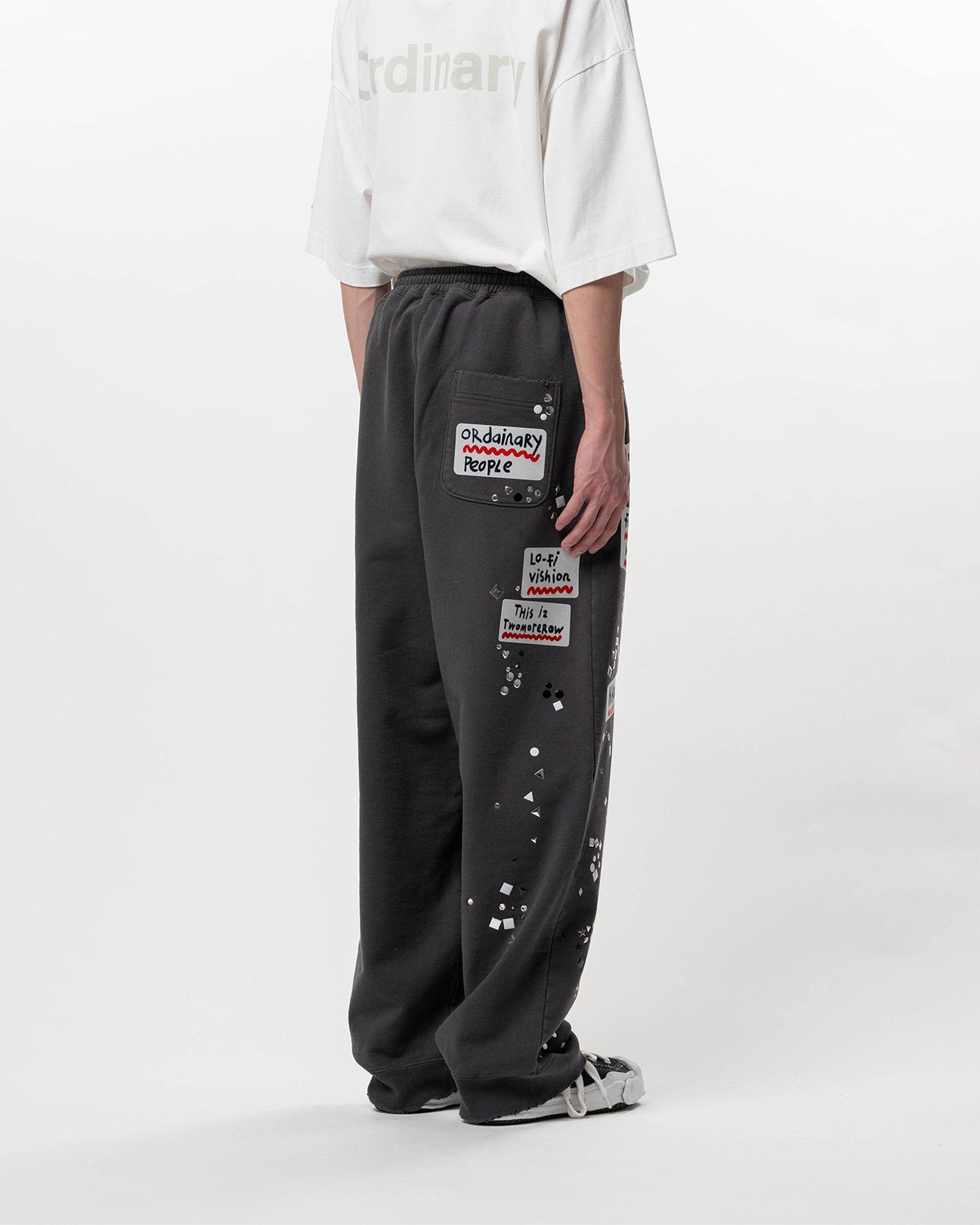 MIHARA YASUHIRO・ミハラヤスヒロ - スウェットパンツ EMBELLISHED STICKER PANTS / BLACK