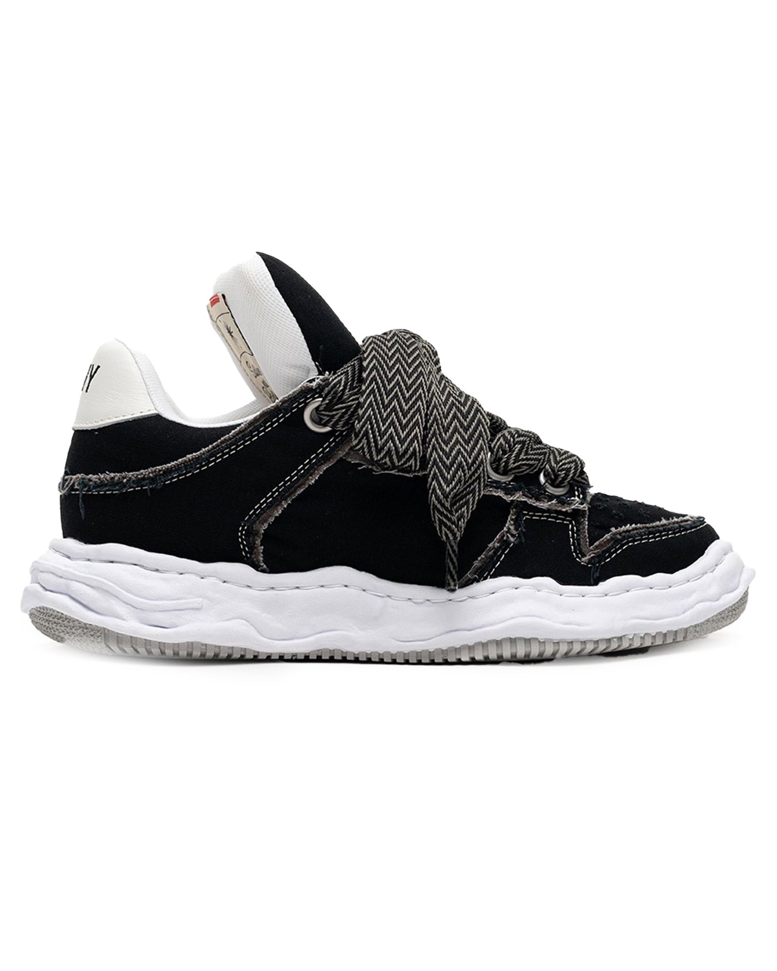 WAYNE PUFFER PATTERNED LACE LOW-TOP SNEAKERS / BLACK