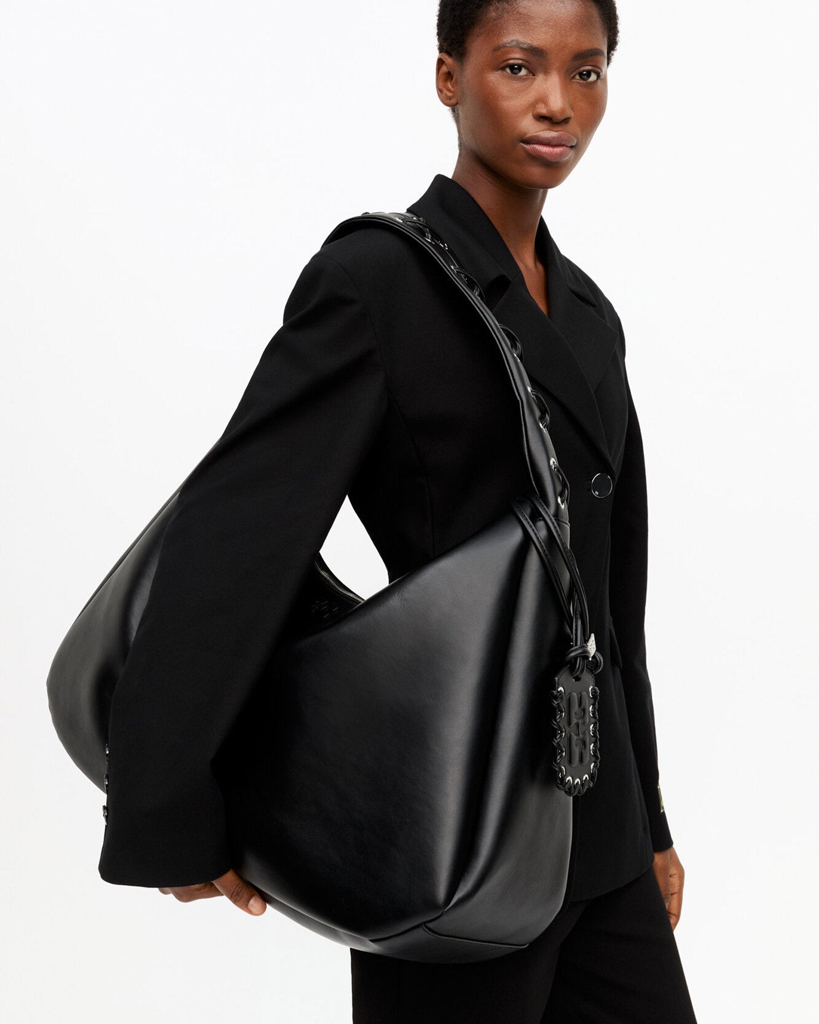 GANNI・ガニー - ショルダーバッグ HOBO XXL / BLACK