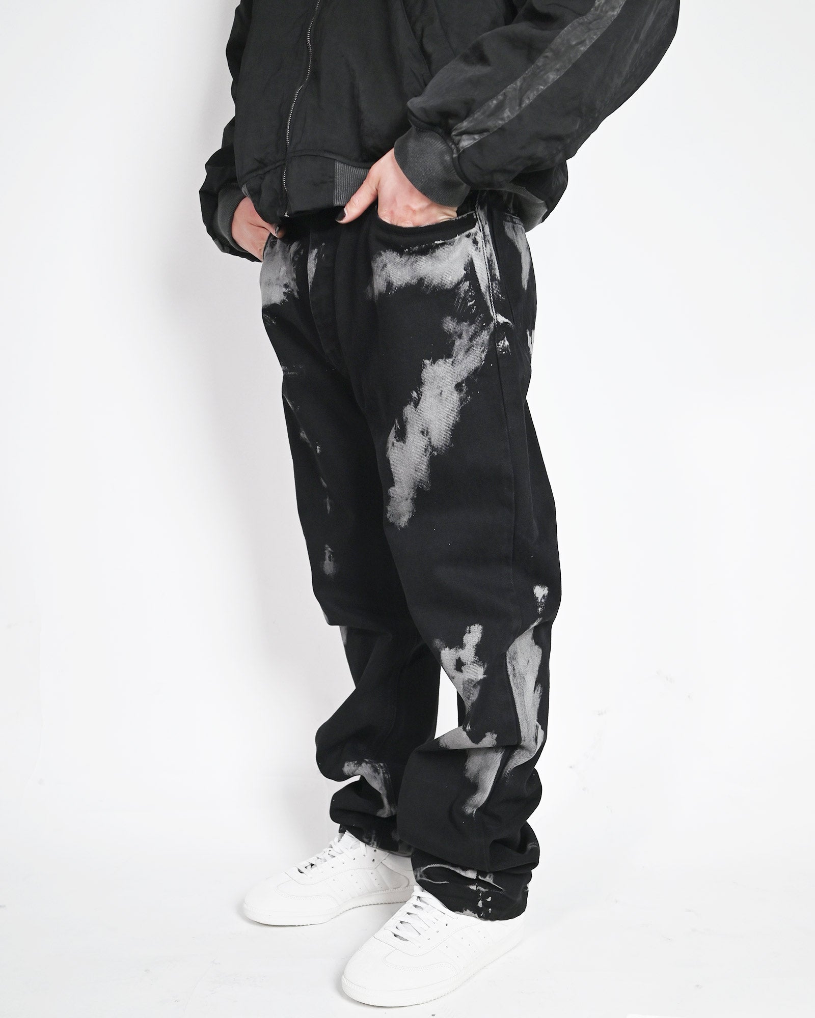 ALEXANDER DIGENOVA・アレキサンダー・ディジェノバ - デニムパンツ BLEACH STRAIGHT LEG PANT / BLACK BLEACH