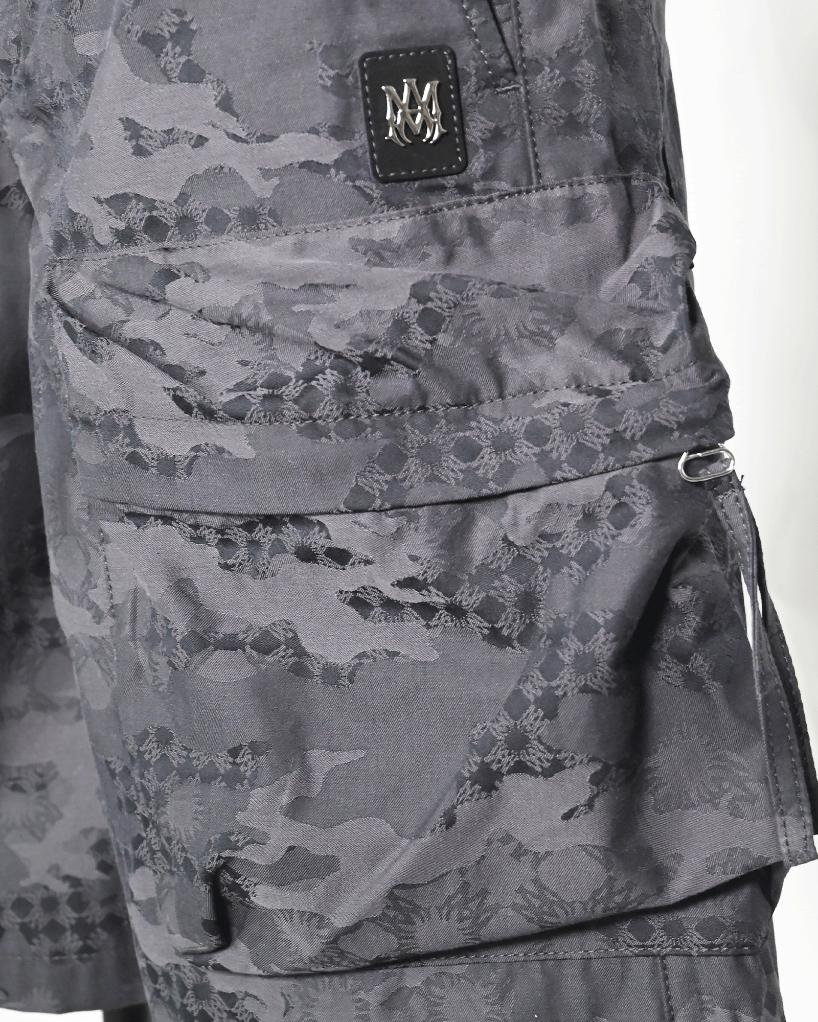 AMIRI・アミリ - カーゴパンツ MA CAMO JACQ CARGO SHORT / BLACK