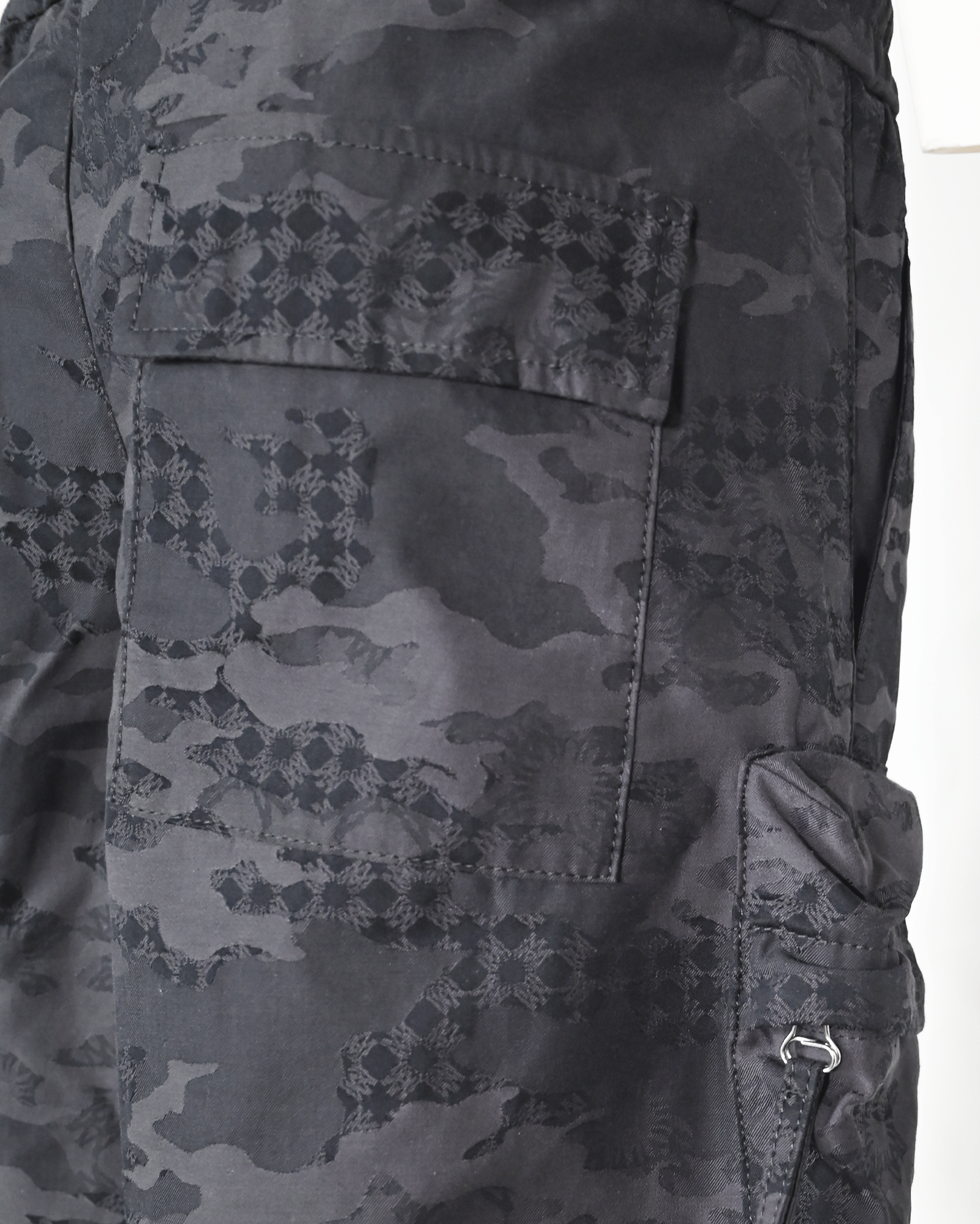AMIRI・アミリ - カーゴパンツ MA CAMO JACQ CARGO SHORT / BLACK