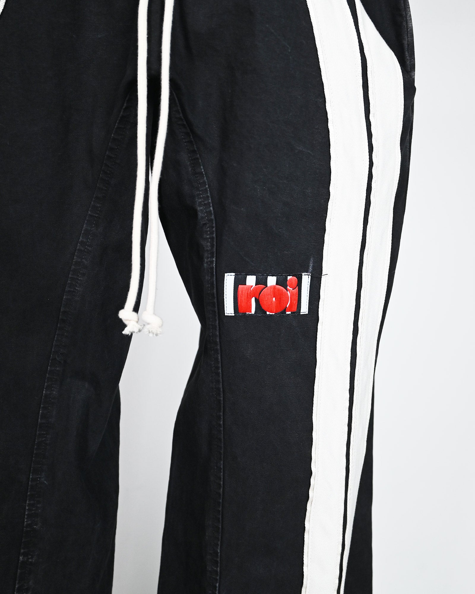 RRR123・リヴィントン ロイ レビス - デニムパンツ APOCRYPHA TRAPPIST PANT / MECHANIC BLACK