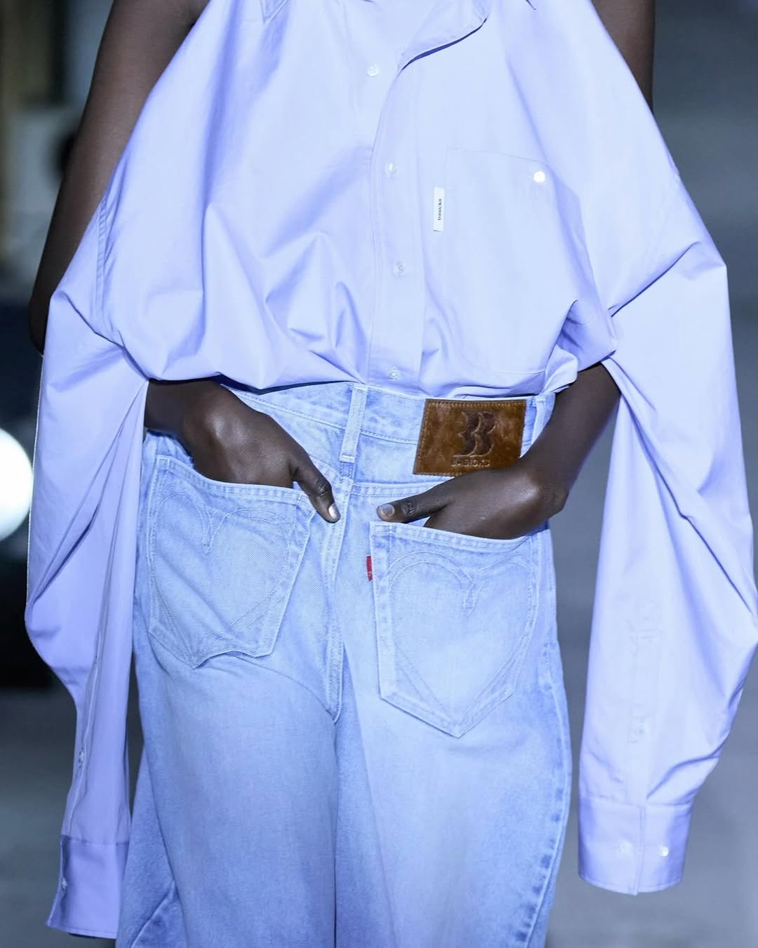 BASICKS・ベイシックス - デニムパンツ BACK FRONT BARREL DENIM / INDIGO