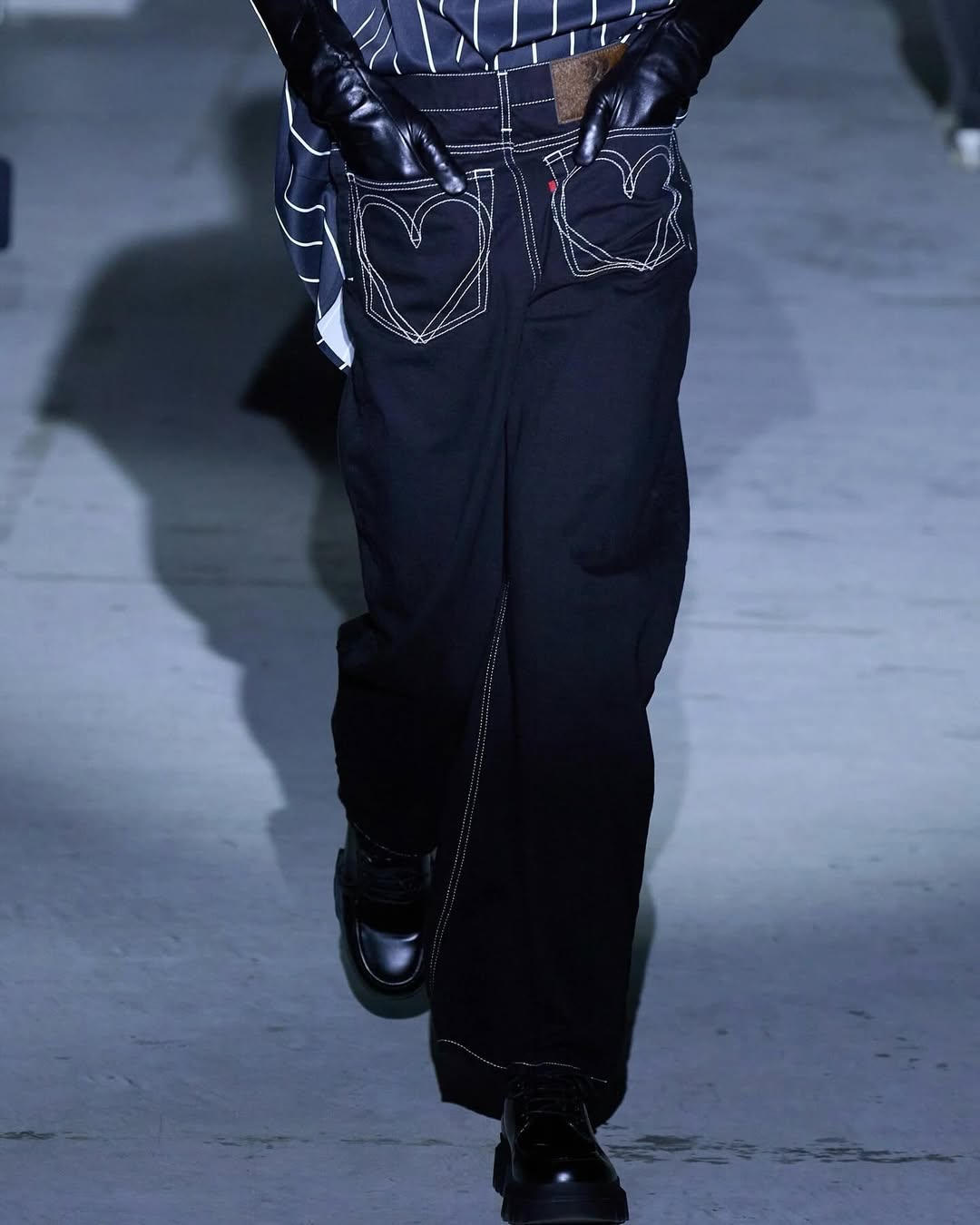 BASICKS・ベイシックス - デニムパンツ BACK FRONT BARREL DENIM / BLACK