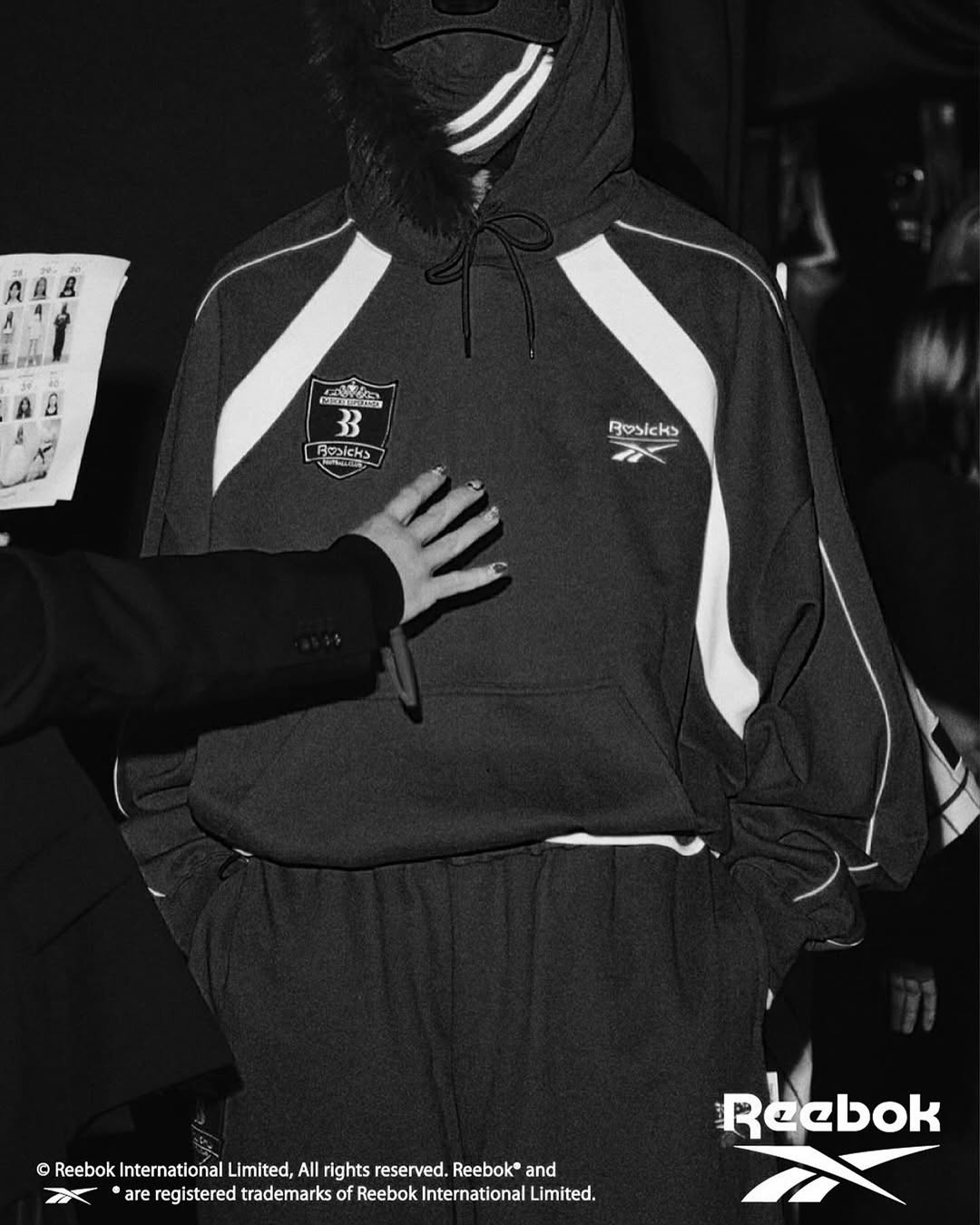 BASICKS・ベイシックス - パーカー・フーディ BASICKS × REEBOK UNIFORM SWEAT HOODIE / BLACK