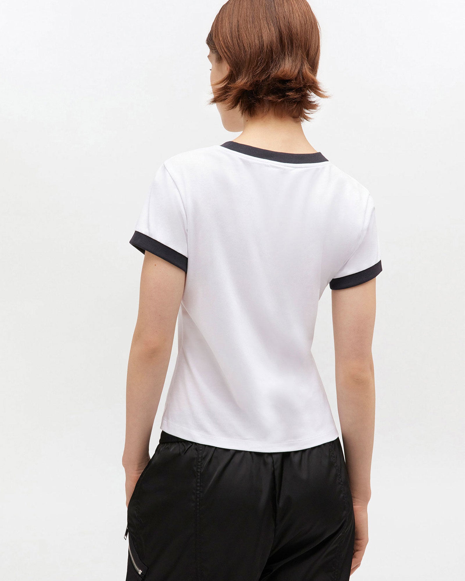 GANNI・ガニー - Tシャツ・カットソー BASIC COTTON JERSEY KITTY FITTED T-SHIRT / WHITE