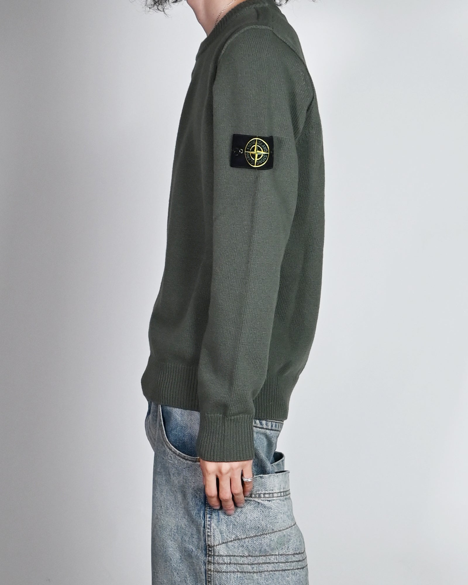 STONE ISLAND・ストーンアイランド - ニット・セーター CREWNECK KNIT / MILITARY GREEN