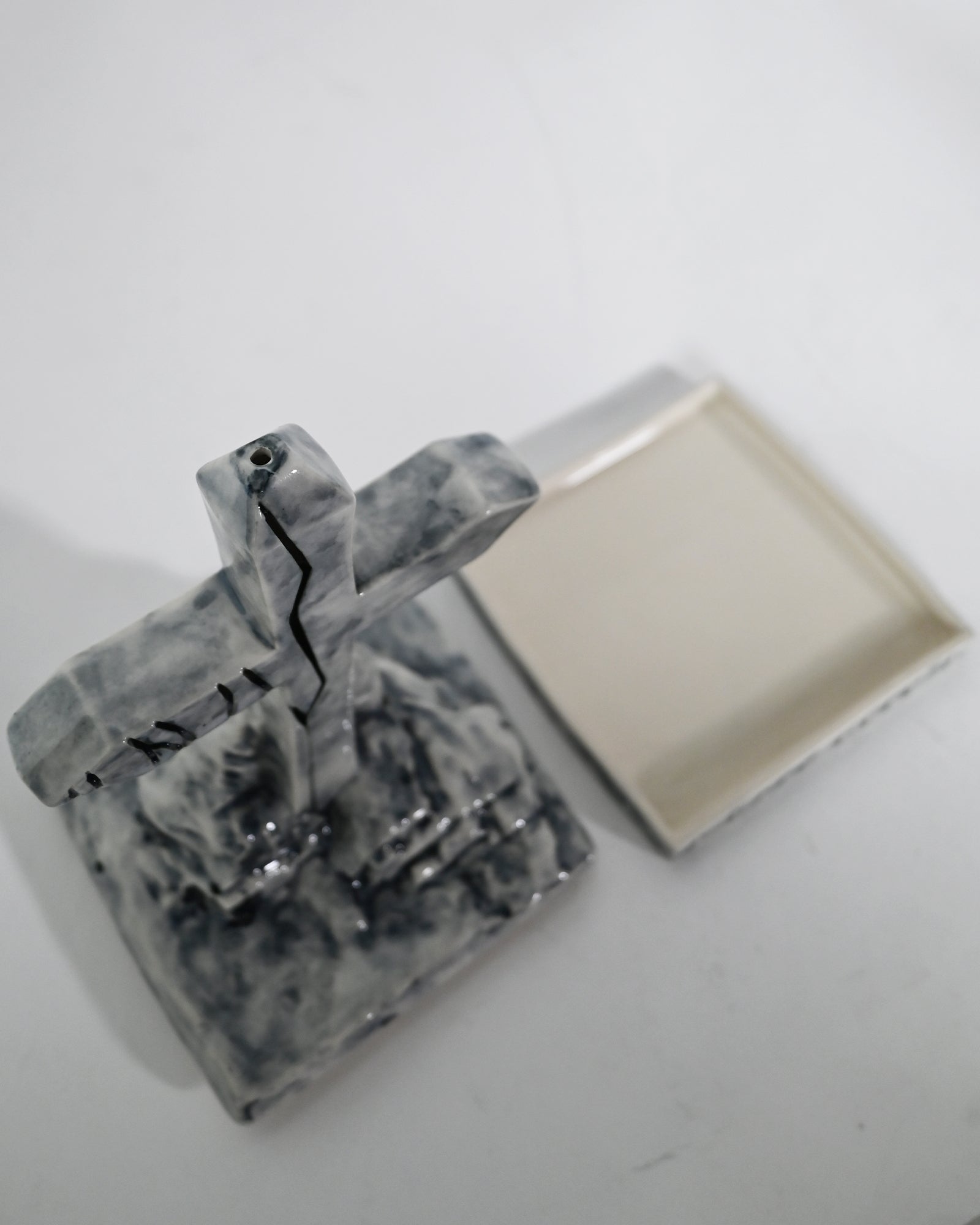 LAST NEST・last nest -  CROSS INCENSE CHAMBER / WHITE