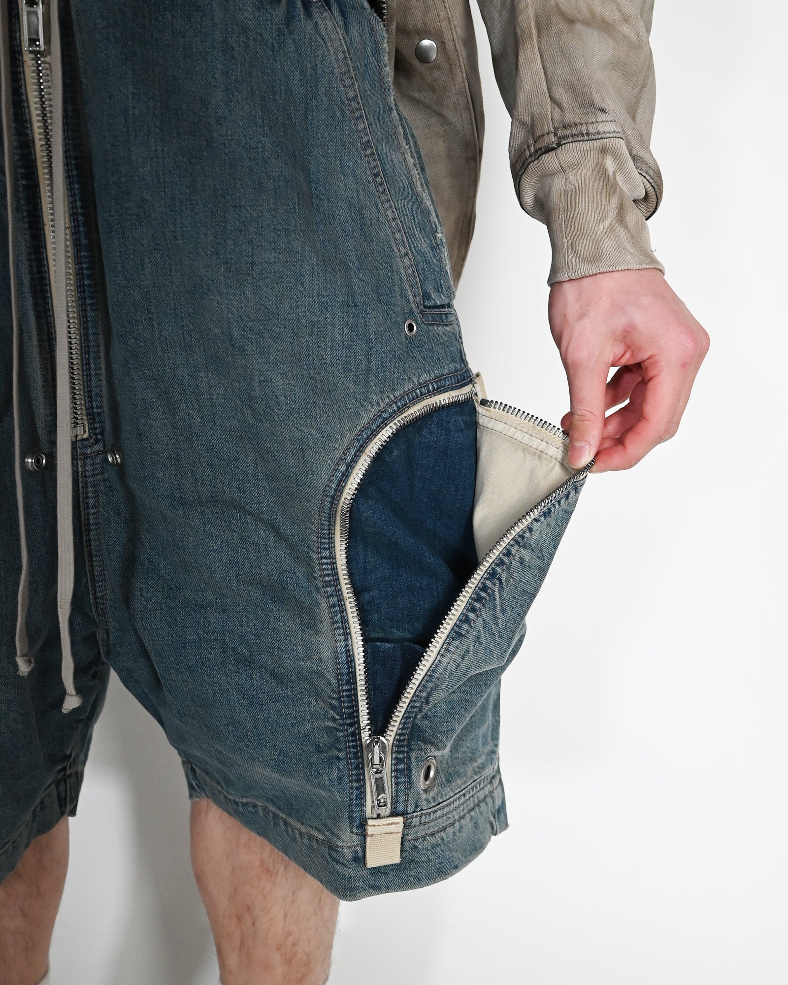 RICK OWENS DRKSHDW・リックオウエンス ダークシャドウ - デニムパンツ SHORTS IN DENIM - BAUHAUS PODS / WASHED INDIGO