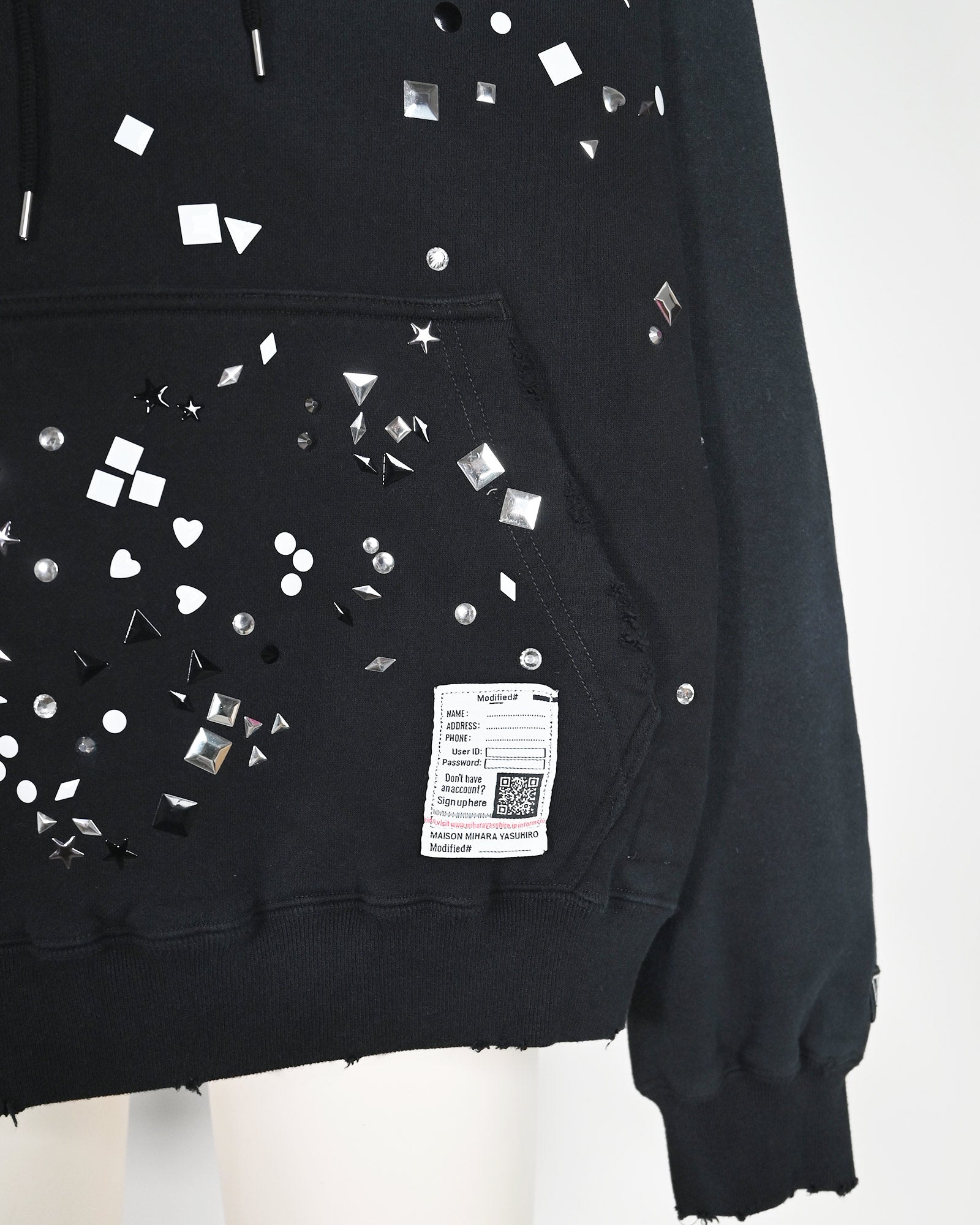 MIHARA YASUHIRO (ミハラヤスヒロ) EMBELLISHED HOODIE / BLACK