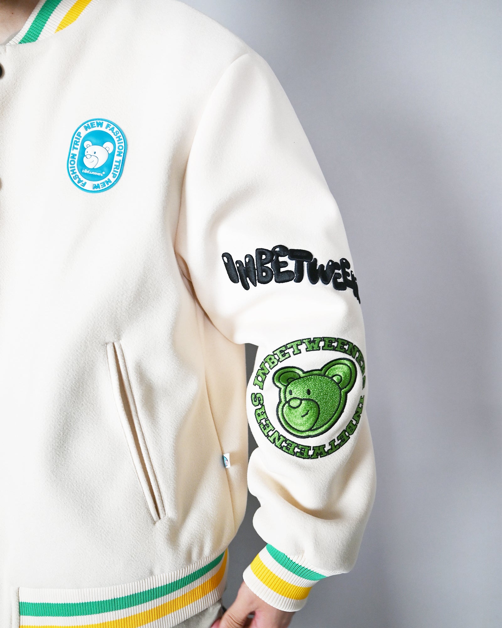 InBetweeners・インビトゥウィーナーズ - ジャケット COLLEGE JACKET UNISEX / CREAM