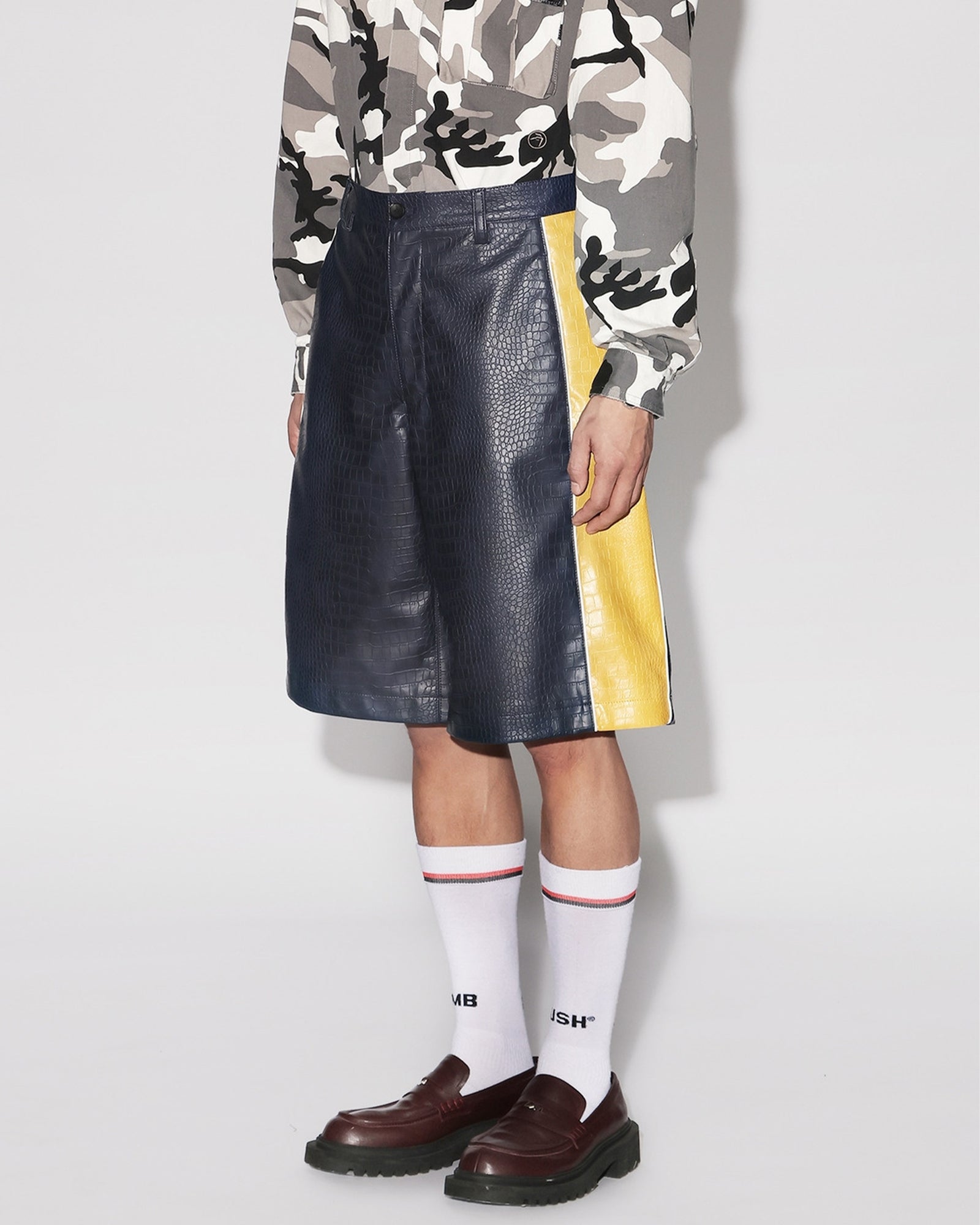 AMBUSH・アンブッシュ - ハーフ・ショートパンツ FAKE CROCODILE LEATHER SHORT PANTS / NAVY