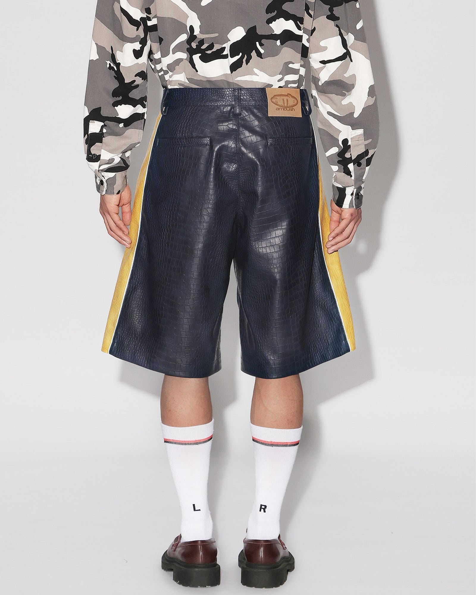 AMBUSH・アンブッシュ - ハーフ・ショートパンツ FAKE CROCODILE LEATHER SHORT PANTS / NAVY