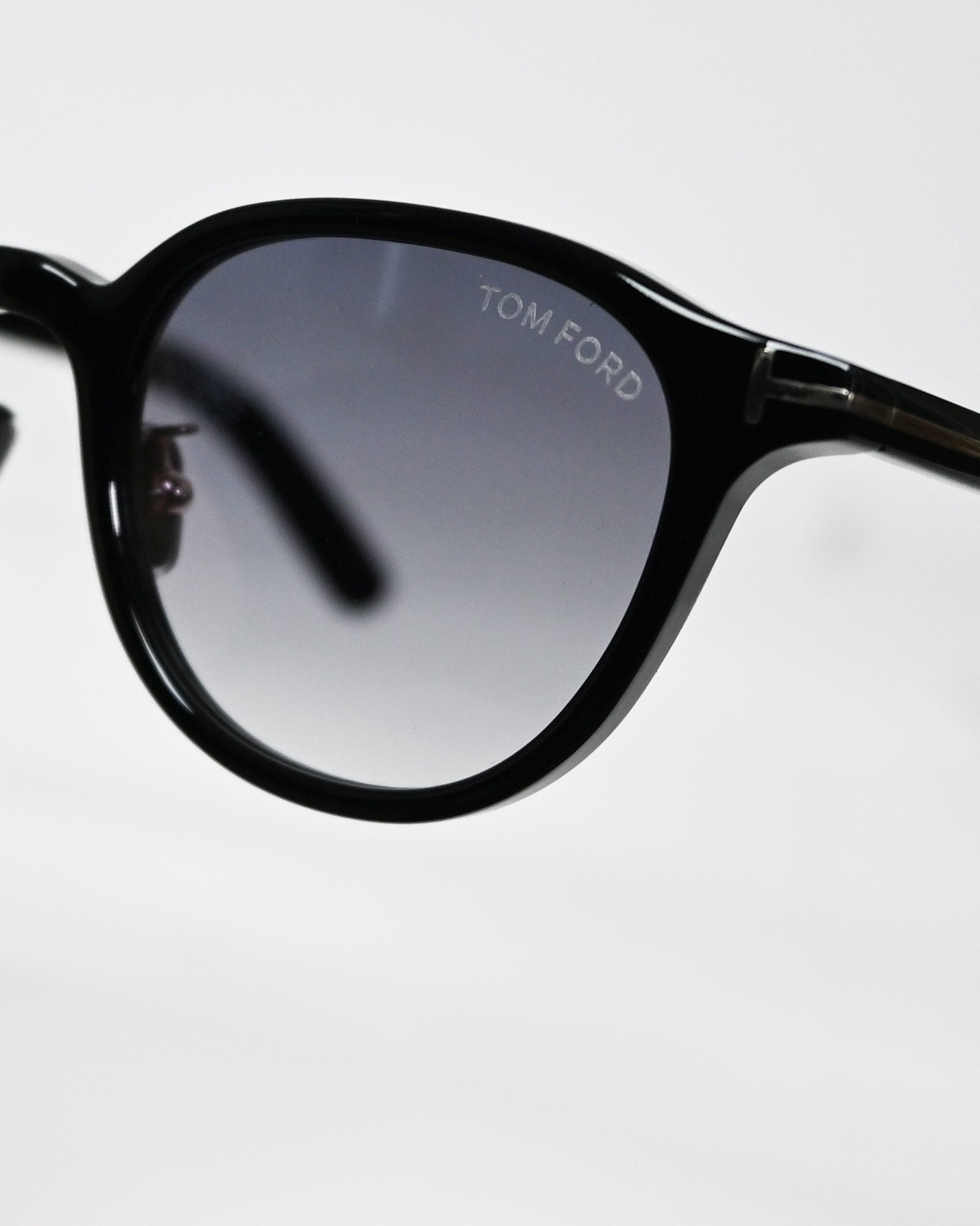 TOM FORD -EYEWEAR-・トム フォード - サングラス TOM FORD SUNGLASSES / FT0977-D-4801B