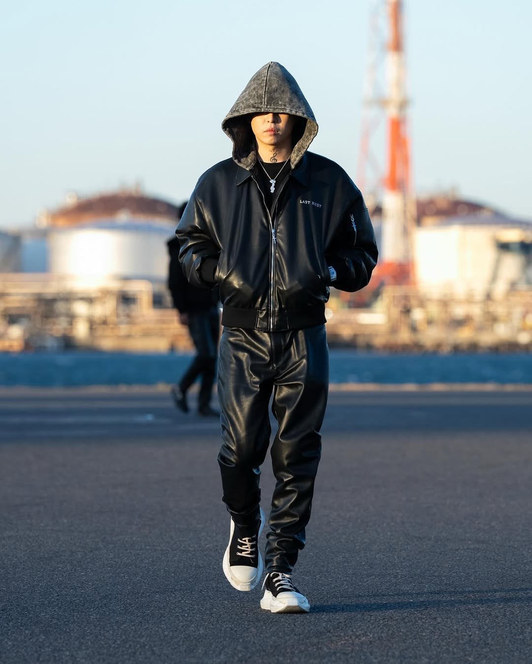 LAST NEST・last nest -  HOODED FAUX LEATHER FLIGHT JACKET / BLACK