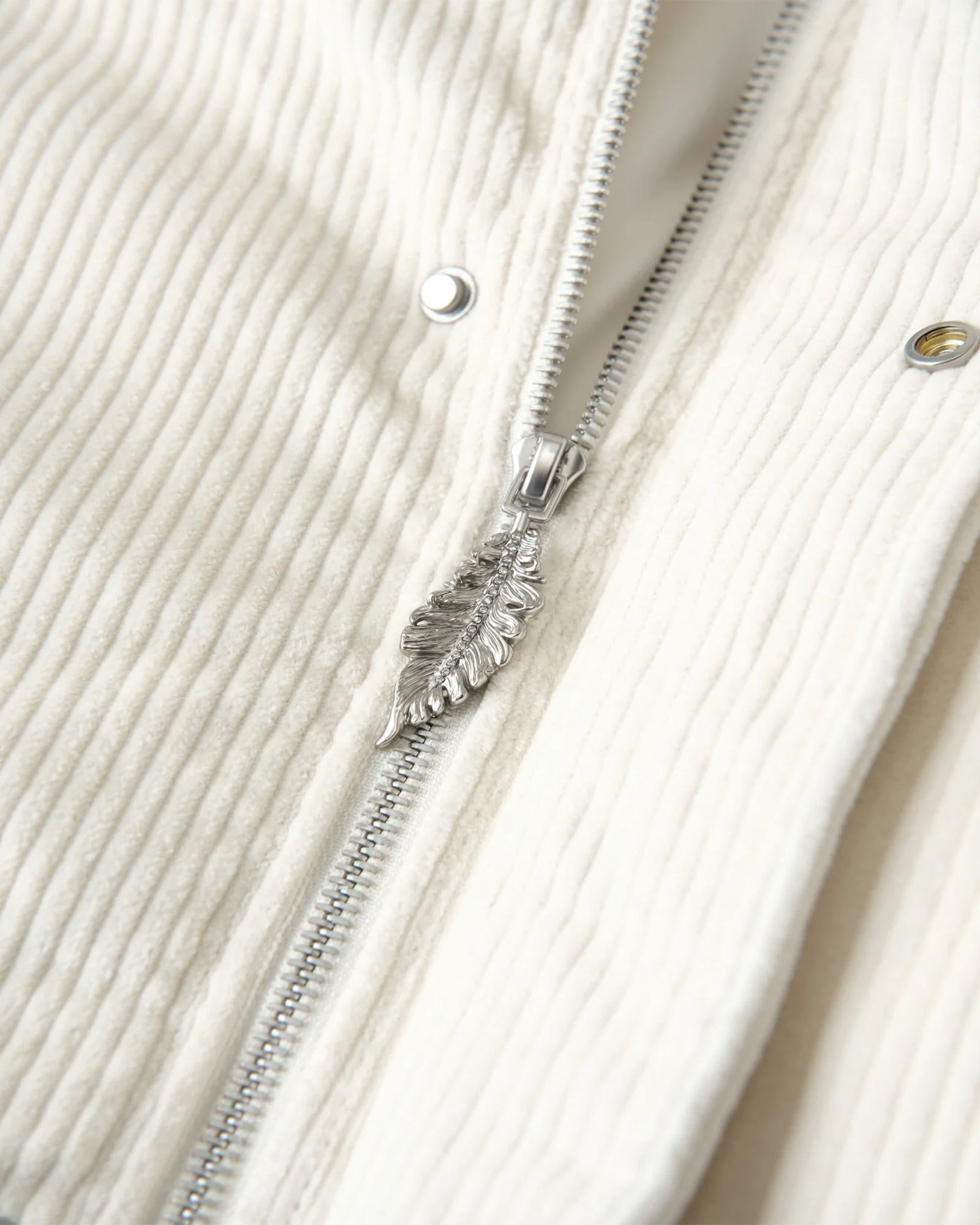 BIRTH OF ROYAL CHILD・バース・オブ・ロイヤル・チャイルド -  FUTURE RELIC PUFFER / WHITE