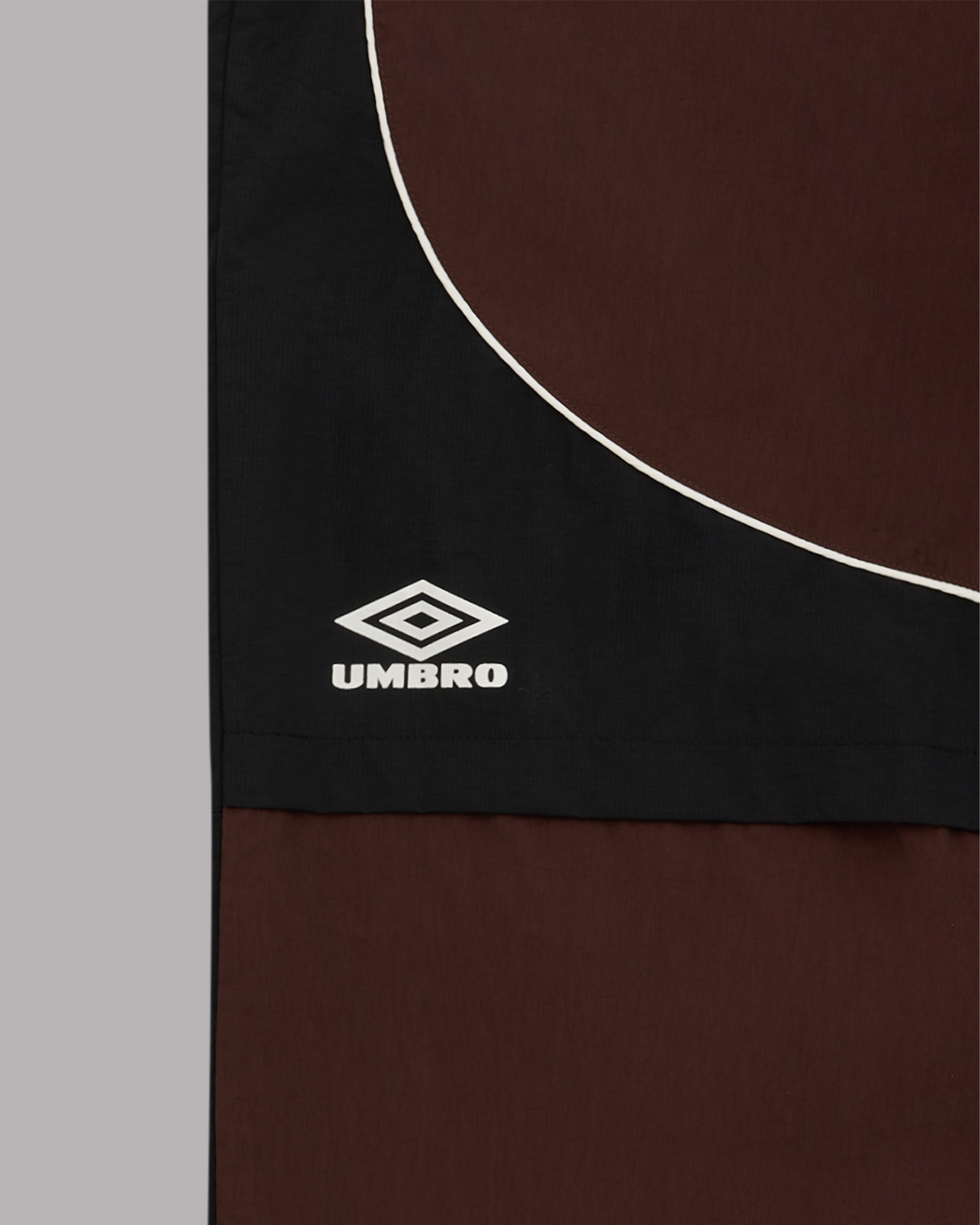 ALWAYS OUT OF STOCK・always out Of stock -  UMBRO SHELL PANTS / BROWN