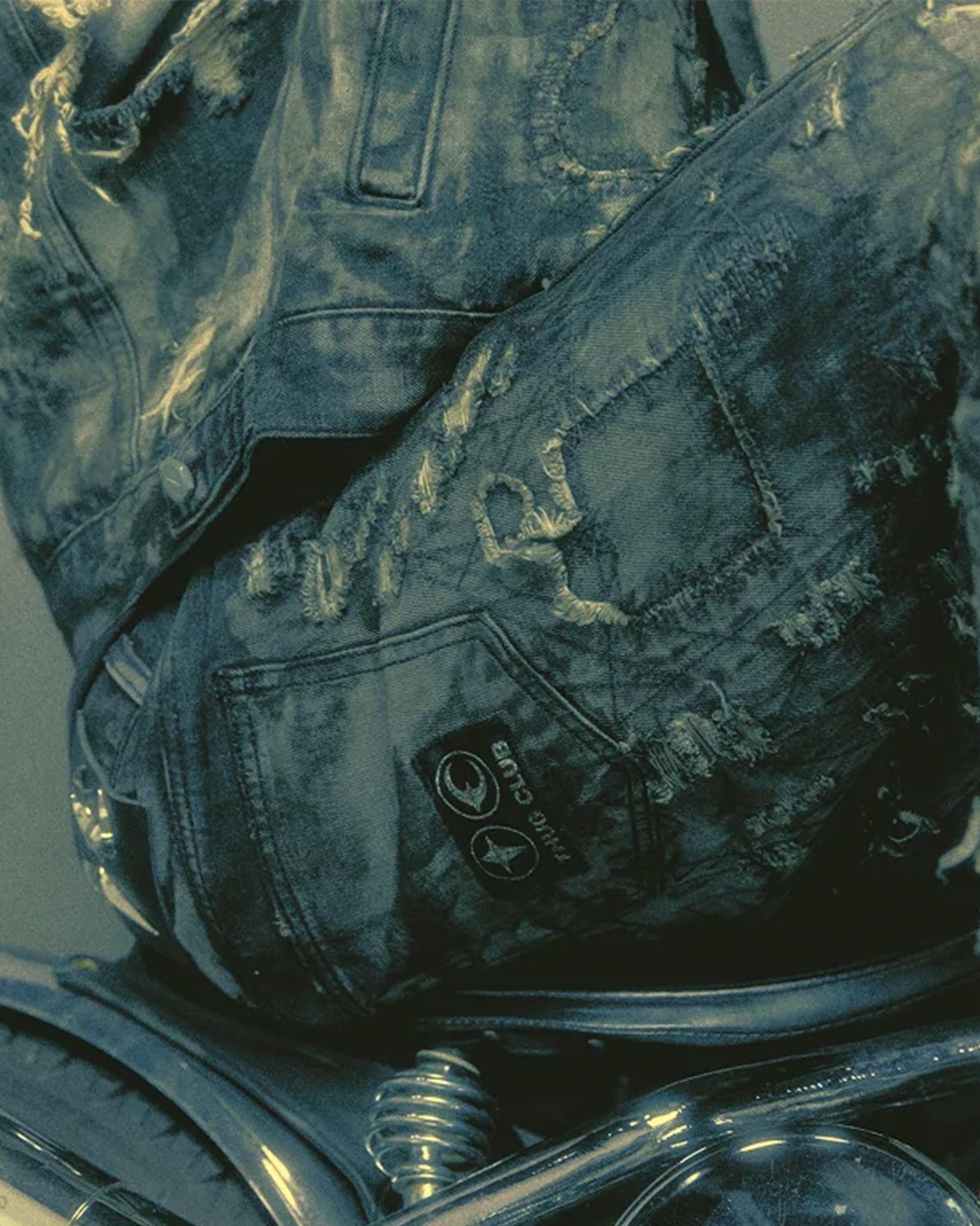 THUG CLUB・サグクラブ - デニムパンツ HARD-WASHED DAMAGED DENIM PANTS / BLUE