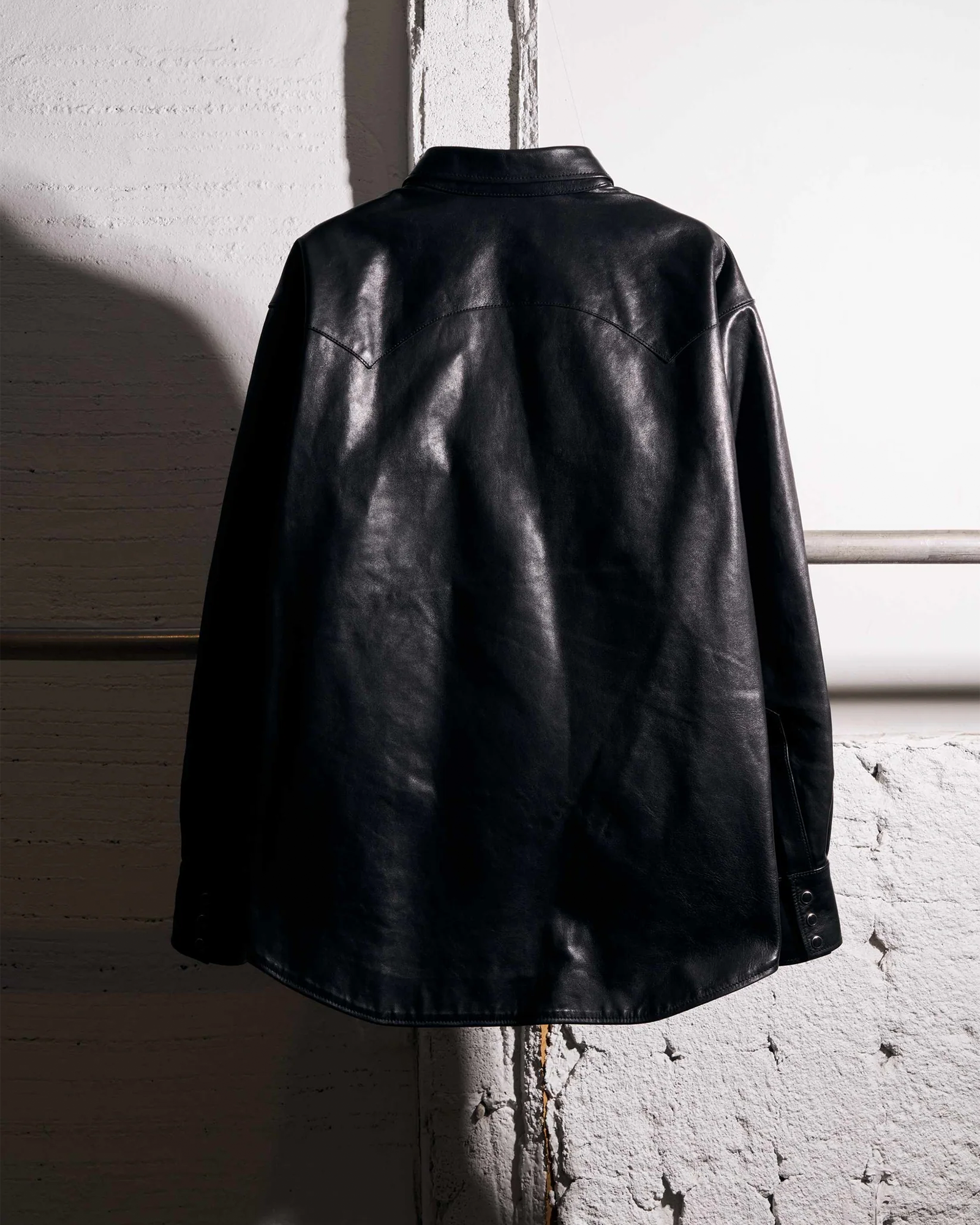 MASSES・マシス - ジャケット HORSE LEATHER SHIRT VINTAGE W / BLACK