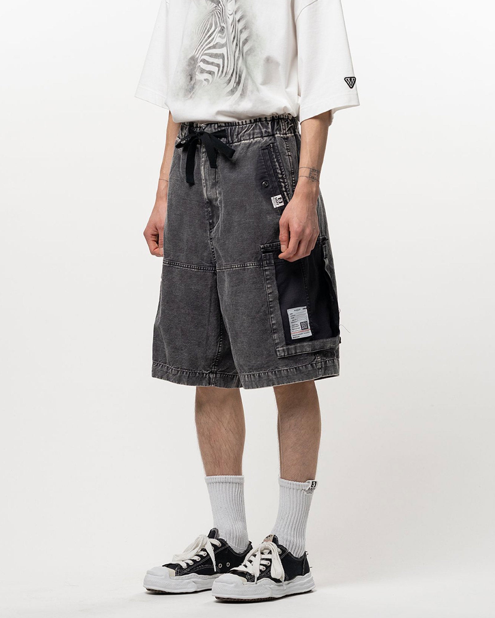 未使用品 ミハラヤスヒロ ダメージ加工 デニム ショートパンツ 38 黒 MIHARA YASUHIRO(ミハラヤスヒロ) 26SS DAMAGED CARGO SHORT PANTS