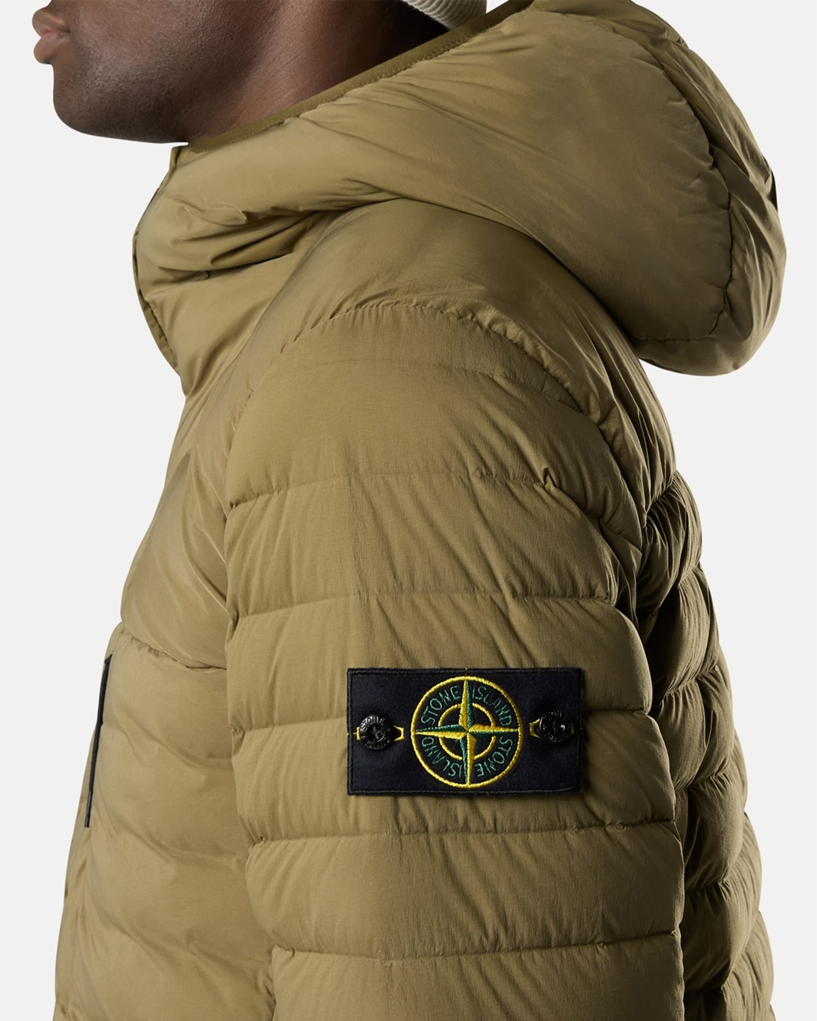 STONE ISLAND・ストーンアイランド - ダウンジャケット "SEAMLESS TUNNEL NYLON DOWN-TC JACKET 26AW-4100107" / MILITARY GREEN