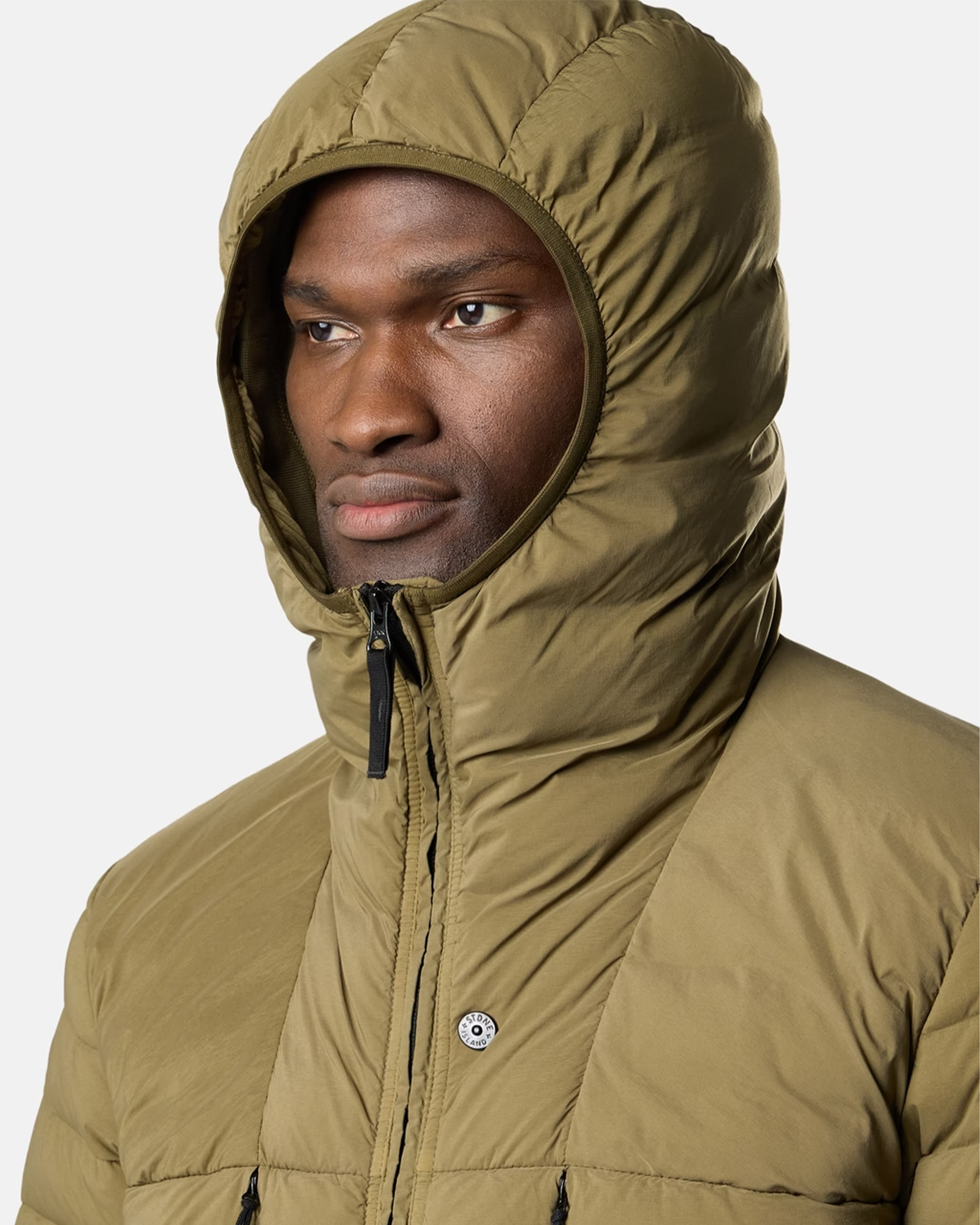 STONE ISLAND・ストーンアイランド - ダウンジャケット "SEAMLESS TUNNEL NYLON DOWN-TC JACKET 26AW-4100107" / MILITARY GREEN