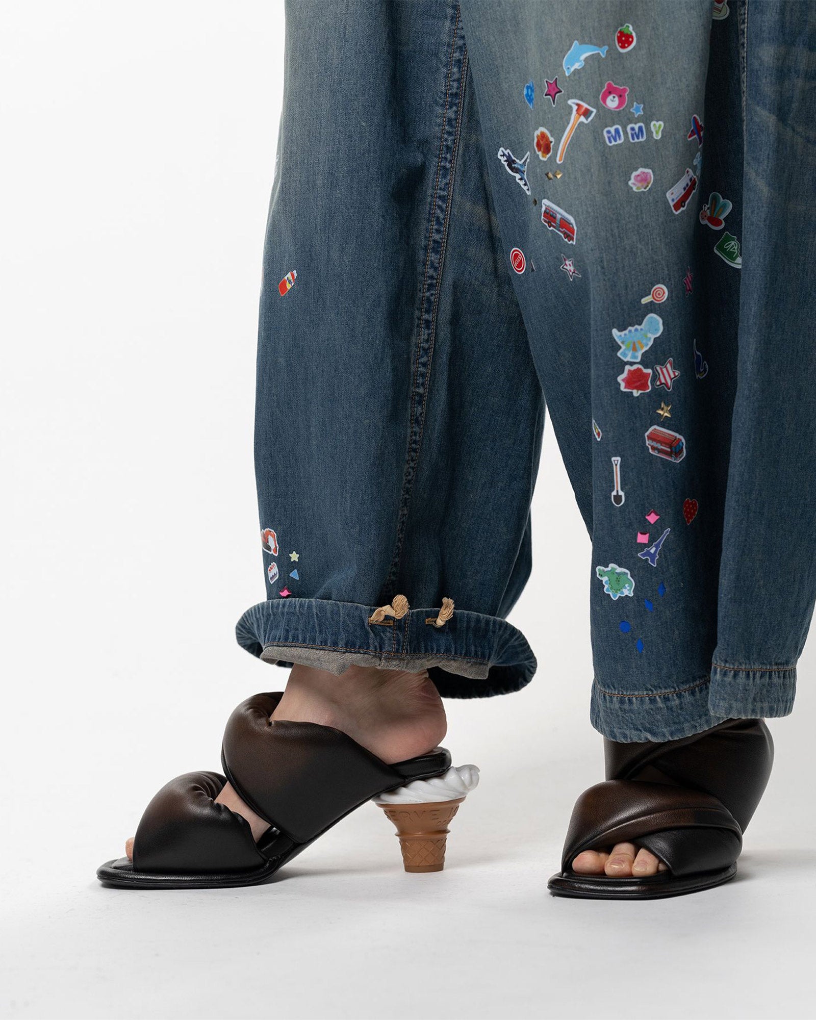 MIHARA YASUHIRO・ミハラヤスヒロ - デニムパンツ DENIM HUGE DETAIL PANTS w KIDS STICKER / INDIGO