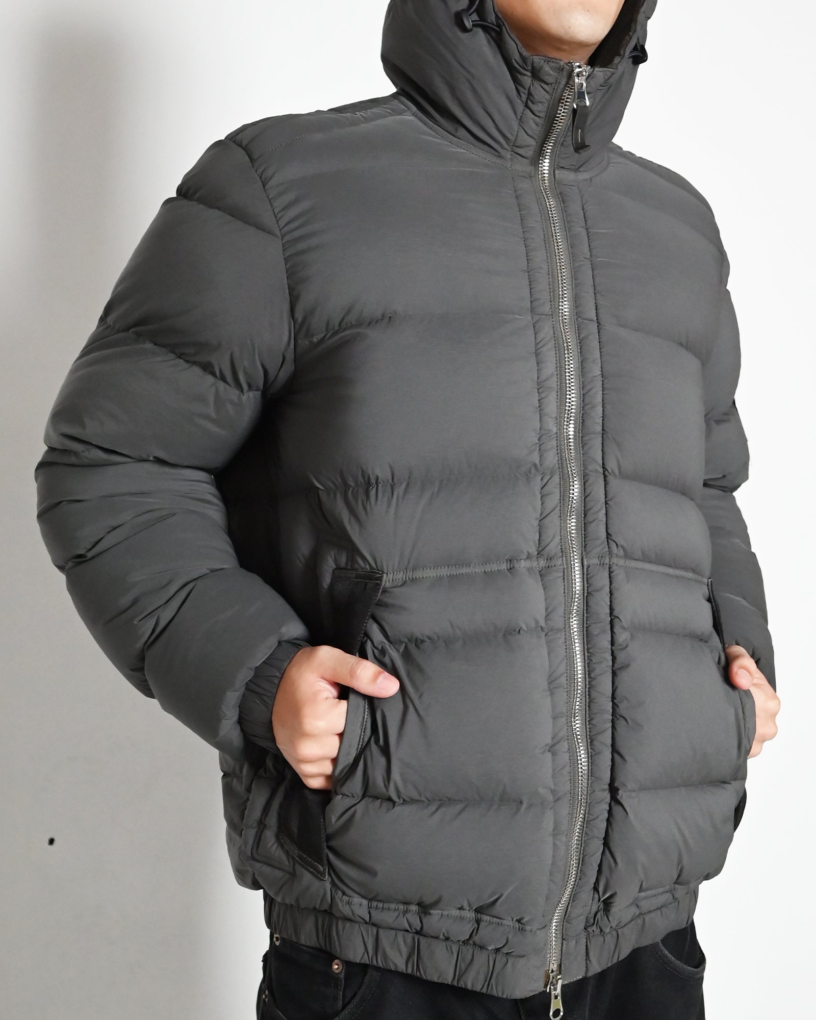 STONE ISLAND・stone island -  CRINKLE REPS NY RECYCLED NYLON / LEAD GREY