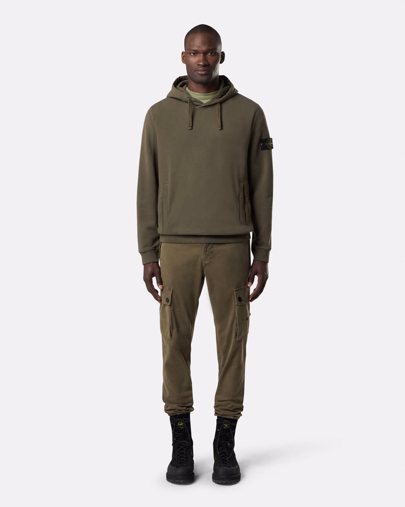 STONE ISLAND・ストーンアイランド - パーカー・フーディ BRUSHED ORGANIC COTTON HOODIE SWEATER / MILITARY GREEN