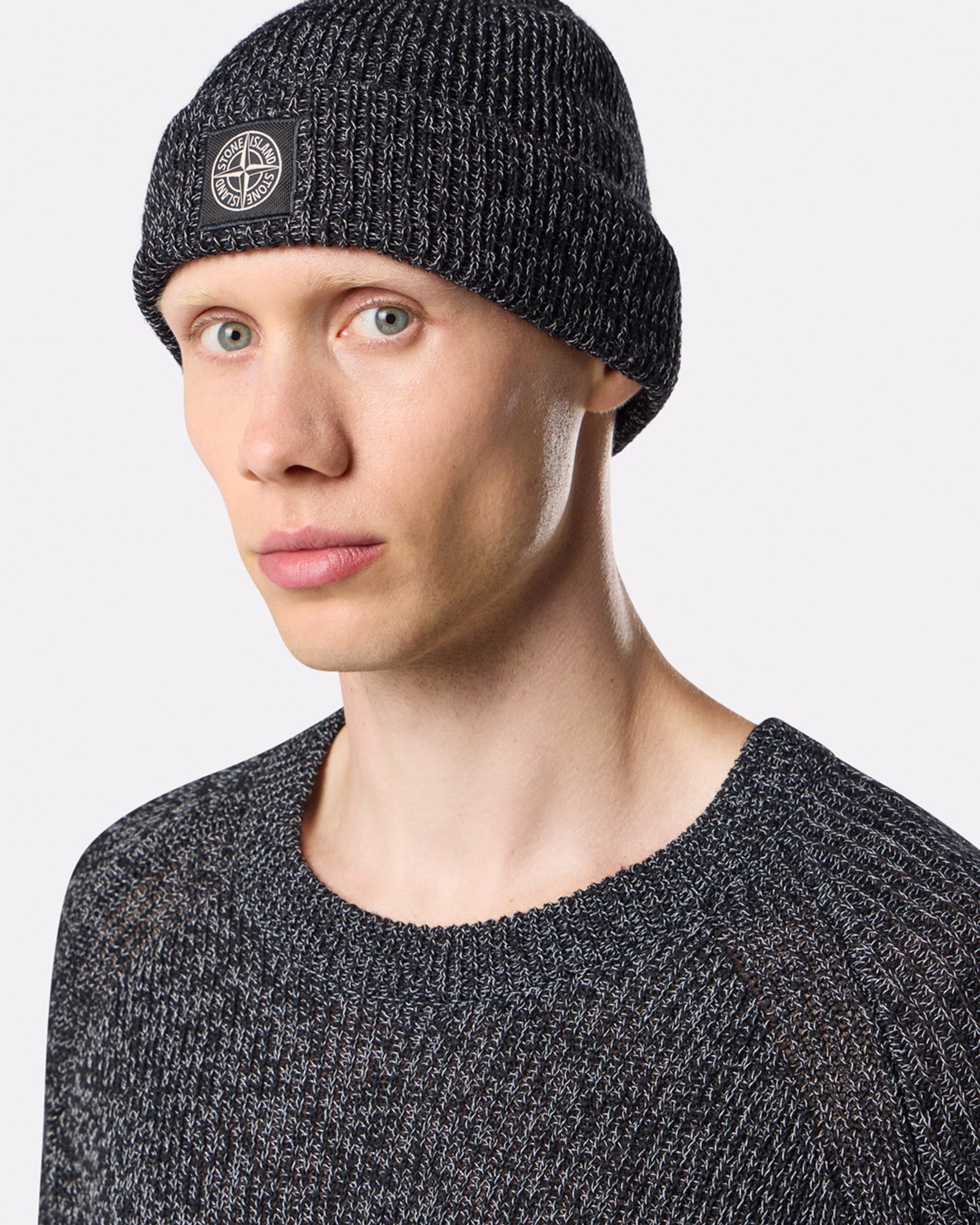 STONE ISLAND・ストーンアイランド - ニットキャップ・ビーニー BEANIE / BLACK MELANGE