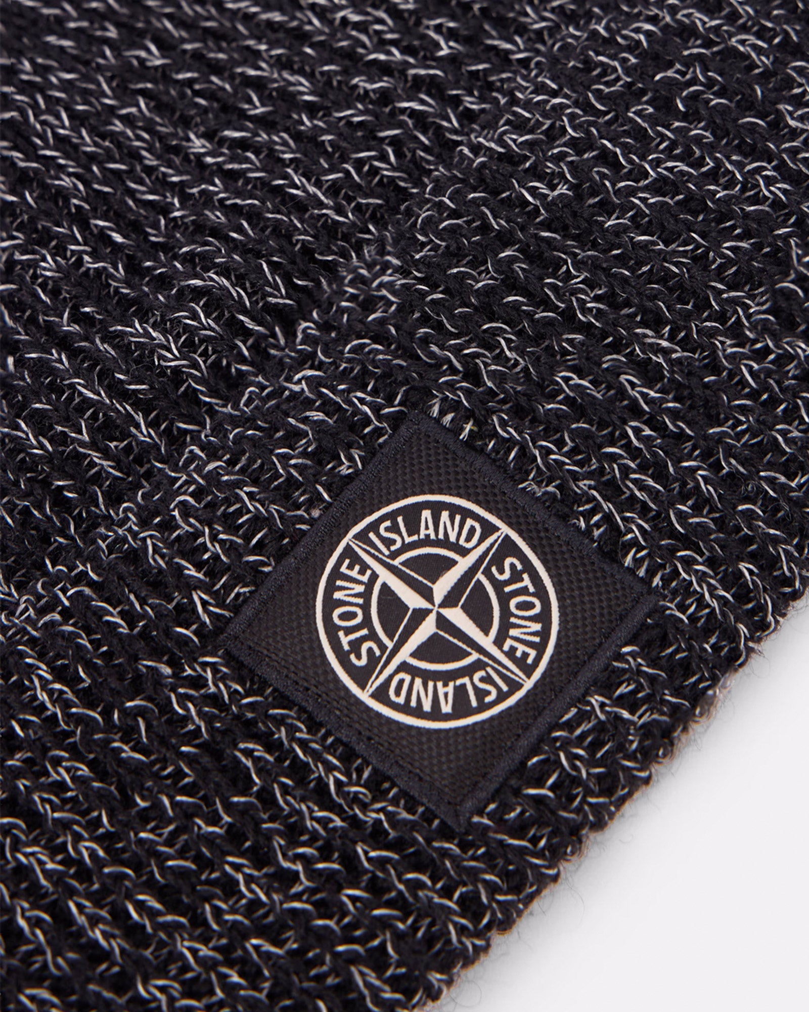 STONE ISLAND・ストーンアイランド - ニットキャップ・ビーニー BEANIE / BLACK MELANGE