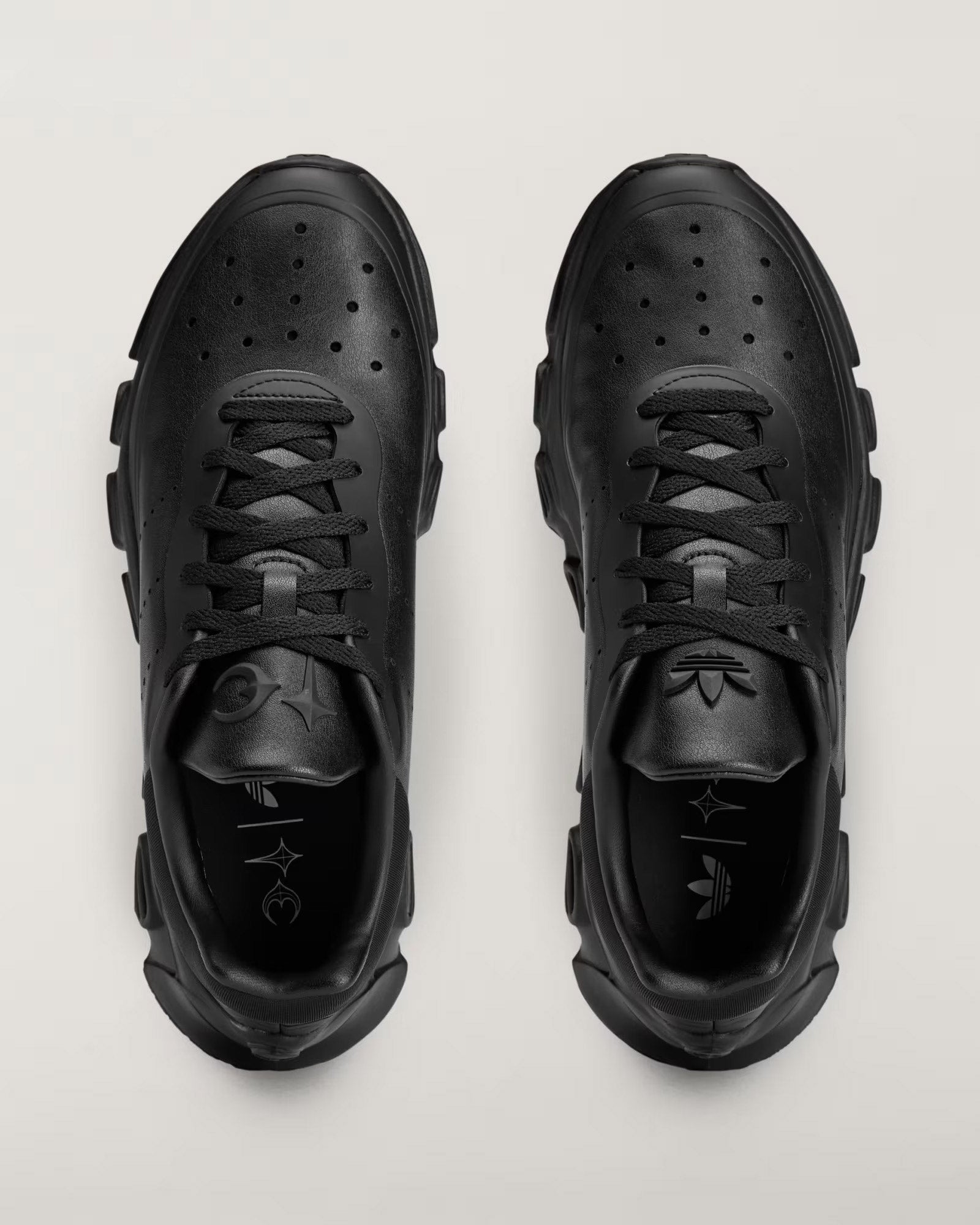adidas・アディダス - ローカットスニーカー ADIFOM MEGARIDE TC / BLACK