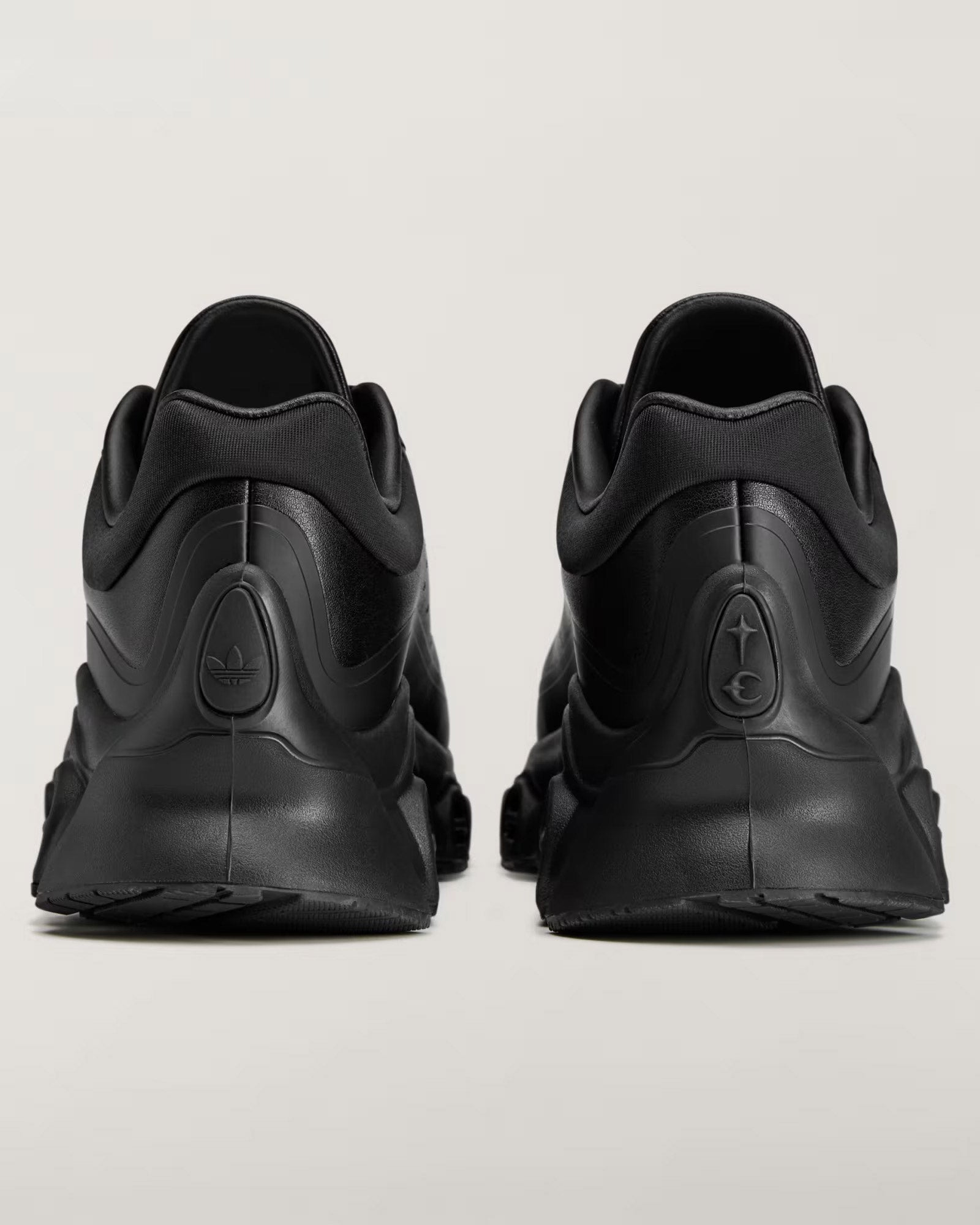 adidas・アディダス - ローカットスニーカー ADIFOM MEGARIDE TC / BLACK