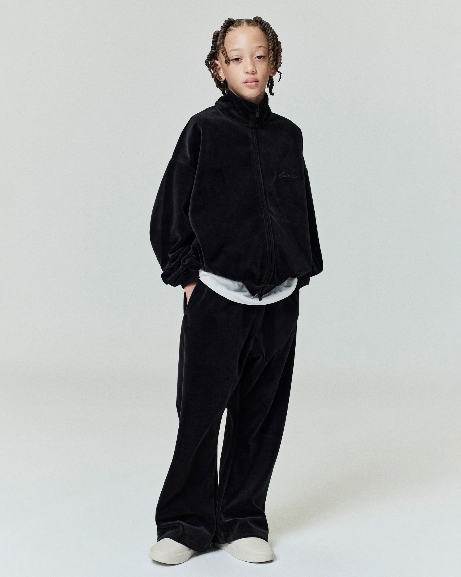 ESSENTIALS KIDS・エッセンシャルズ キッズ - スウェットパンツ KIDS VELOUR FLARE SWEATPANTS / BLACK