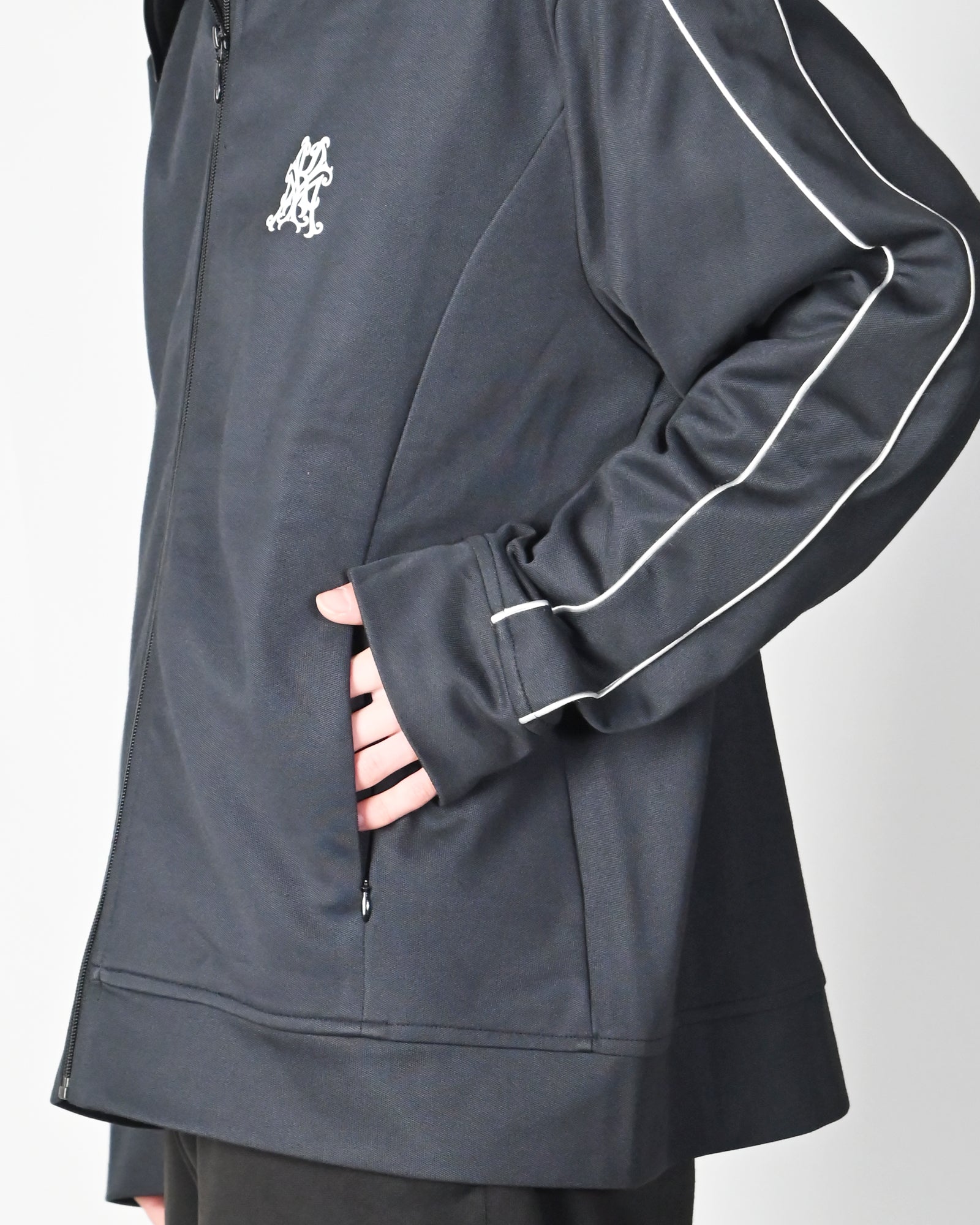 KAMIYA・カミヤ - ジャケット "KMY" OVERSIZED TRACK JACKET / BLACK